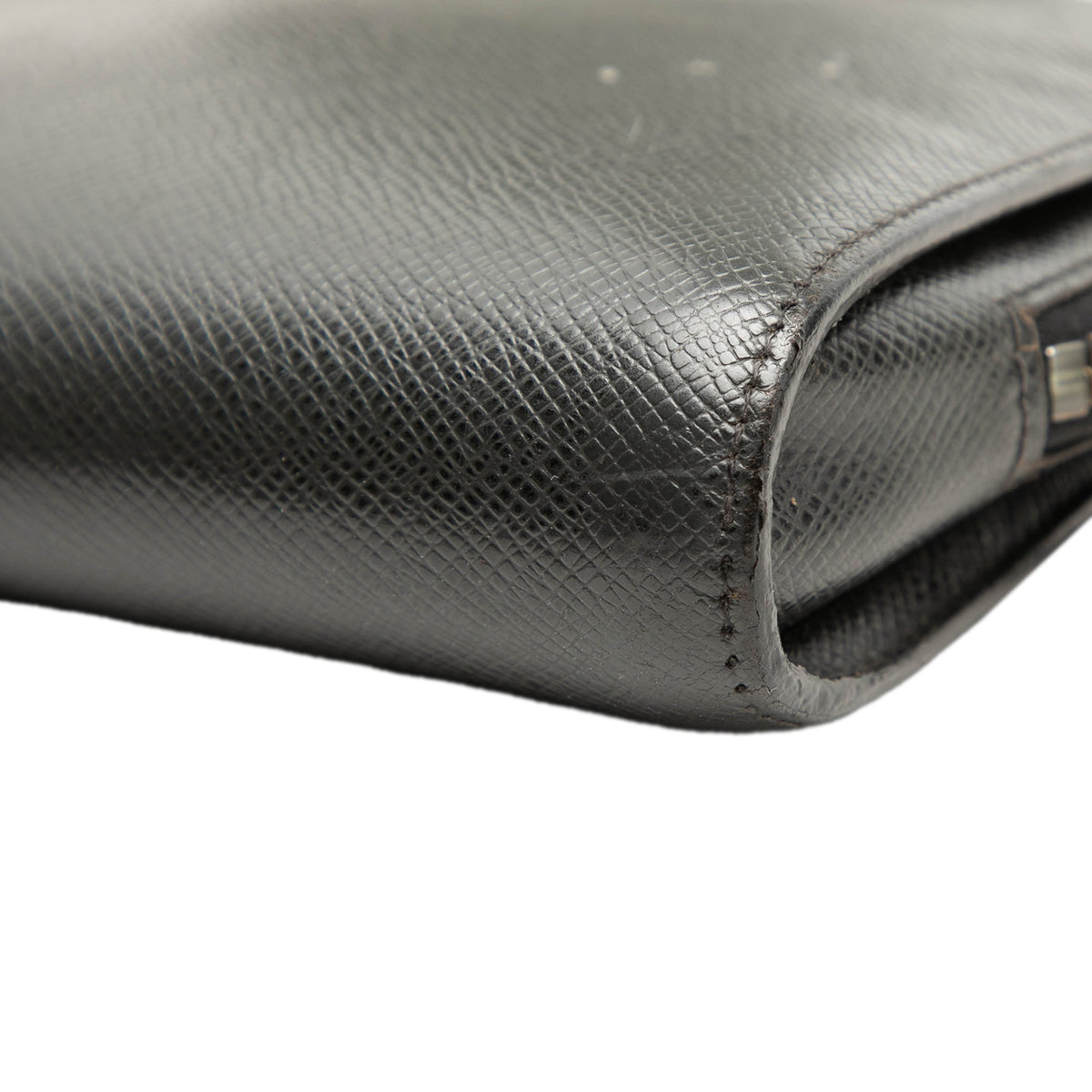 Louis Vuitton Taiga Pochette Baikal — Black