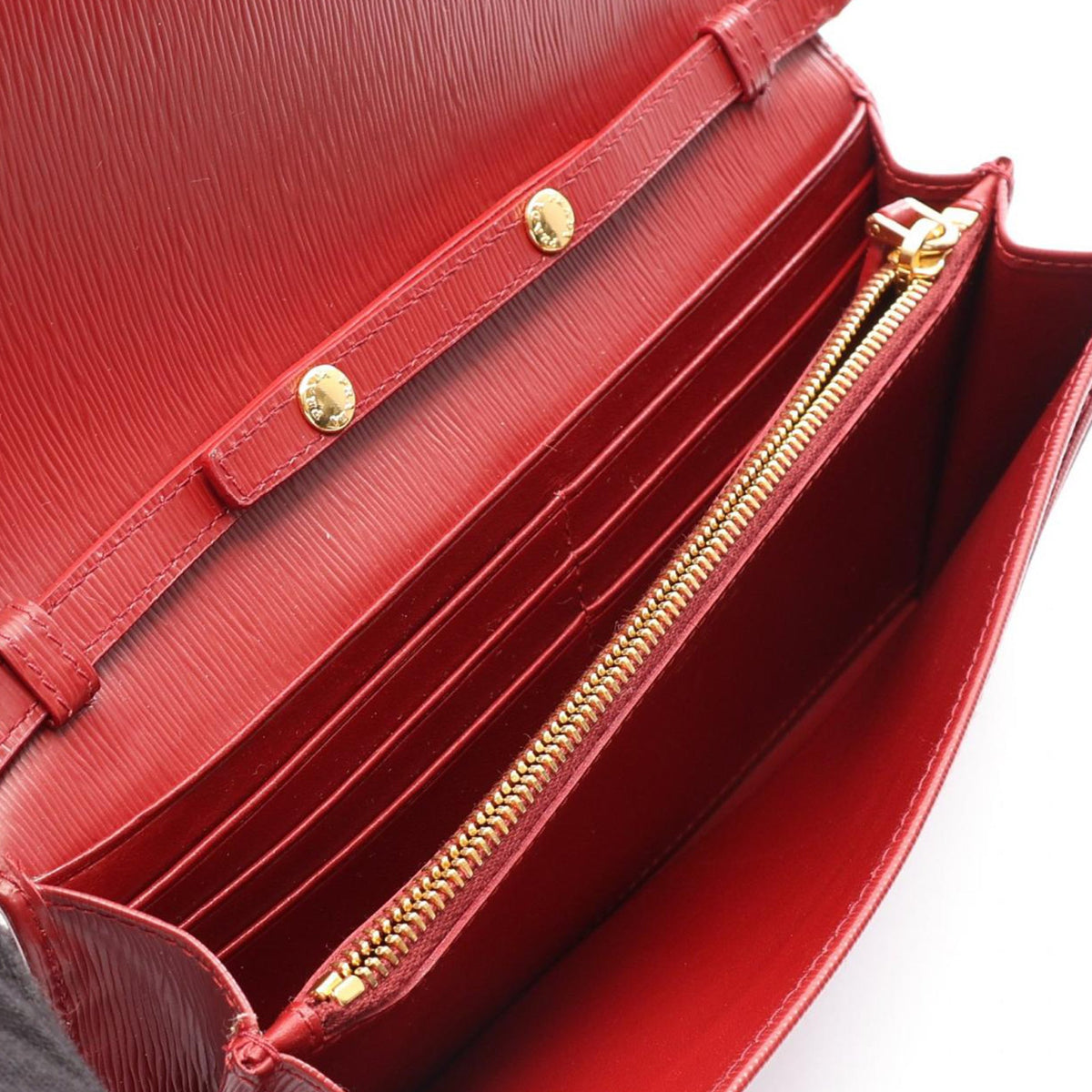 Prada Vitello Move Wallet on Chain — Red