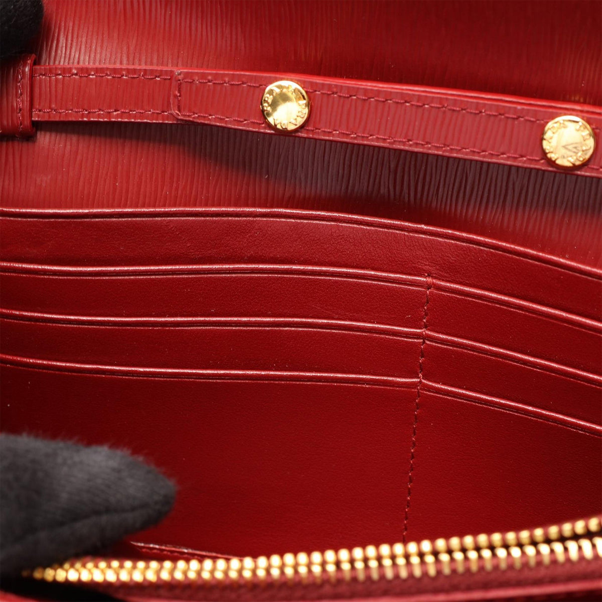 Prada Vitello Move Wallet on Chain — Red
