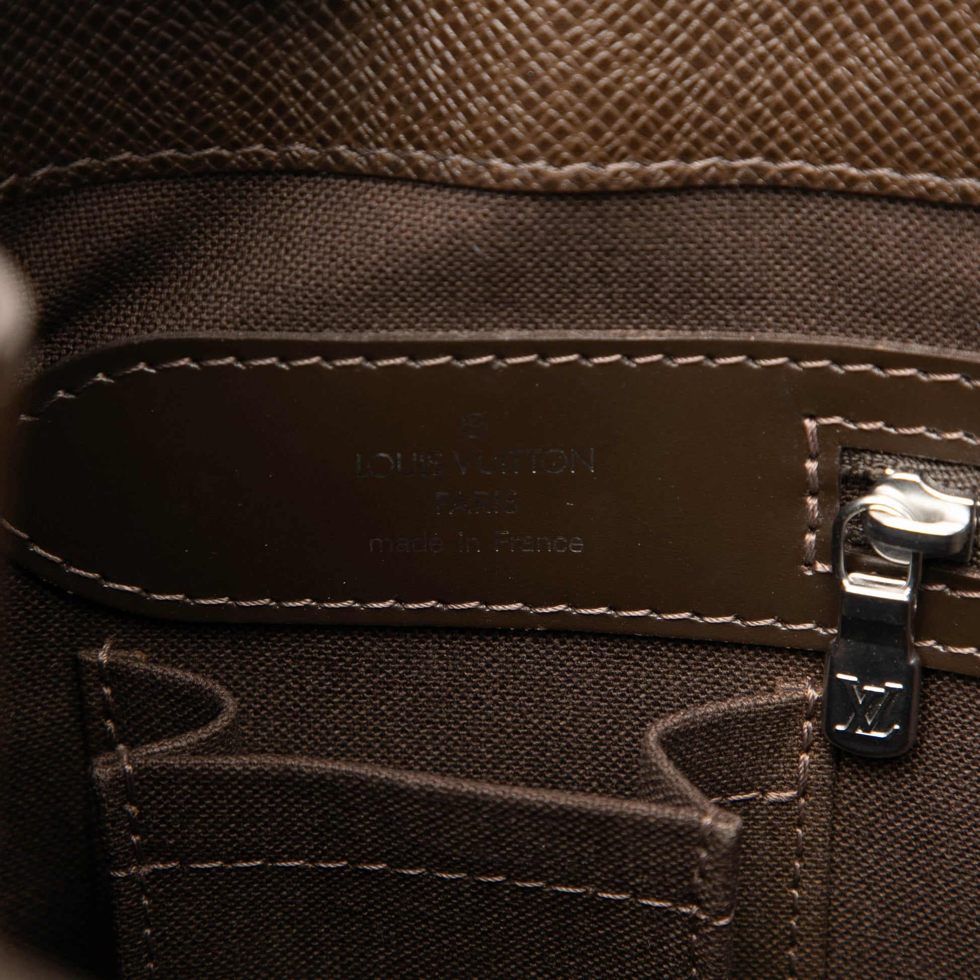 Louis Vuitton Taiga Kasbek PM