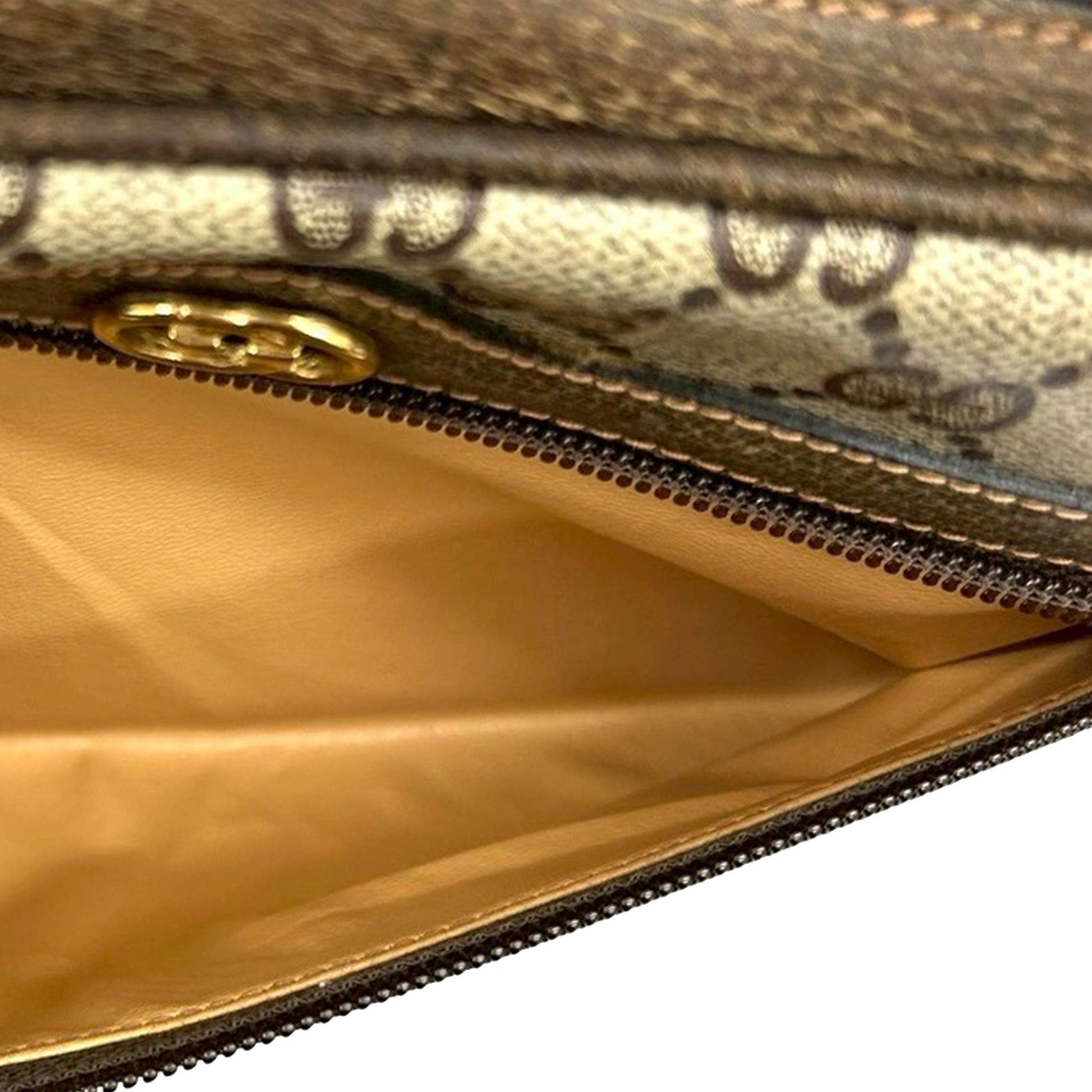 Gucci GG Supreme Crossbody