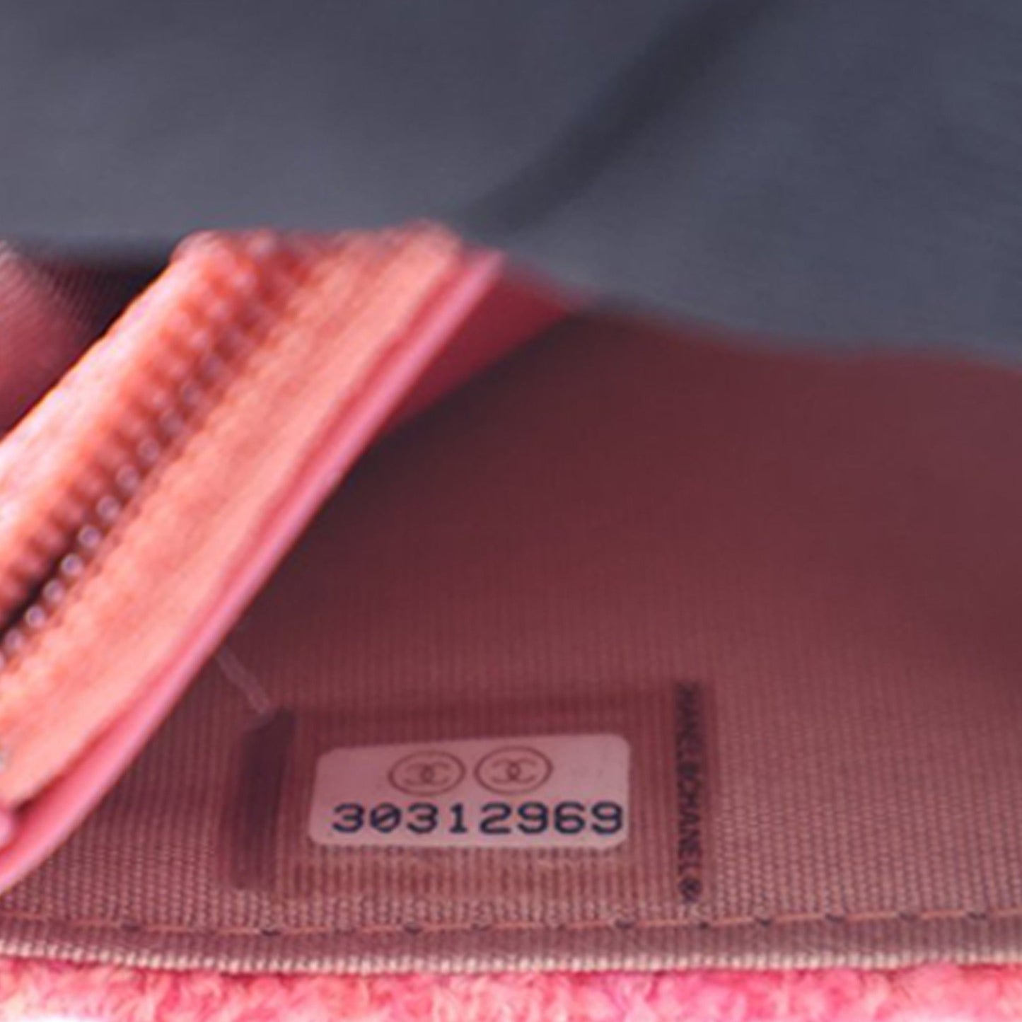 Tweed Ombre 19 Wallet On Chain