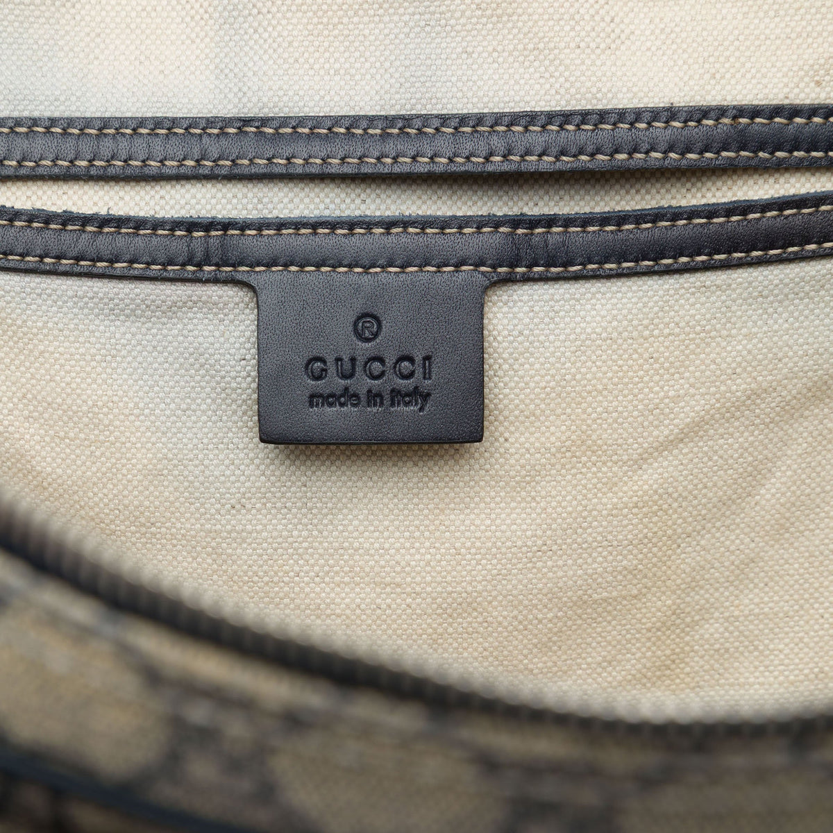 Gucci GG Supreme Business Bag — Beige