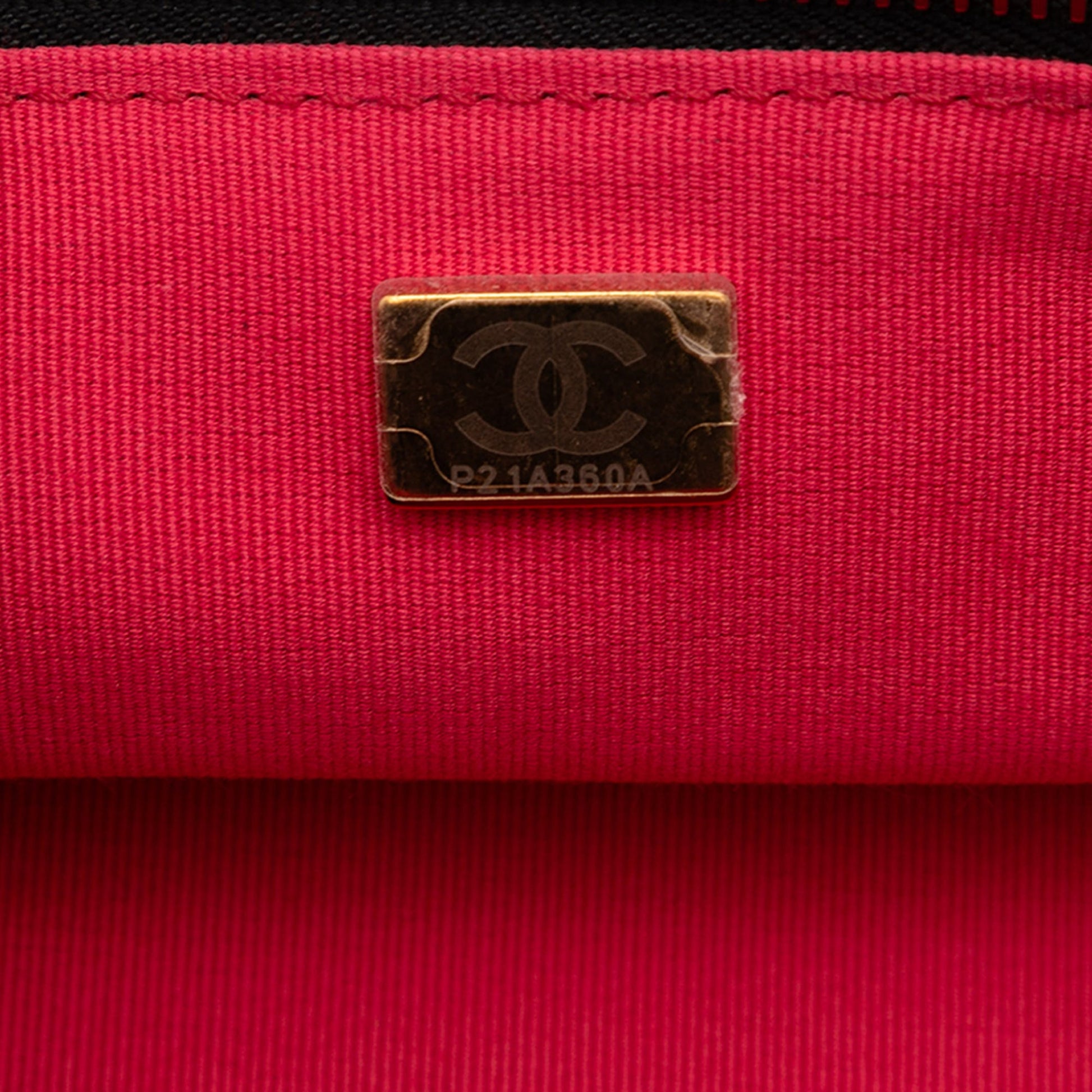 Chanel CC Quilted Calfskin Vanity Case with Chain