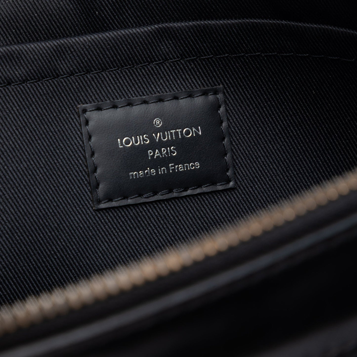 Louis Vuitton Monogram Eclipse Discovery Pochette GM