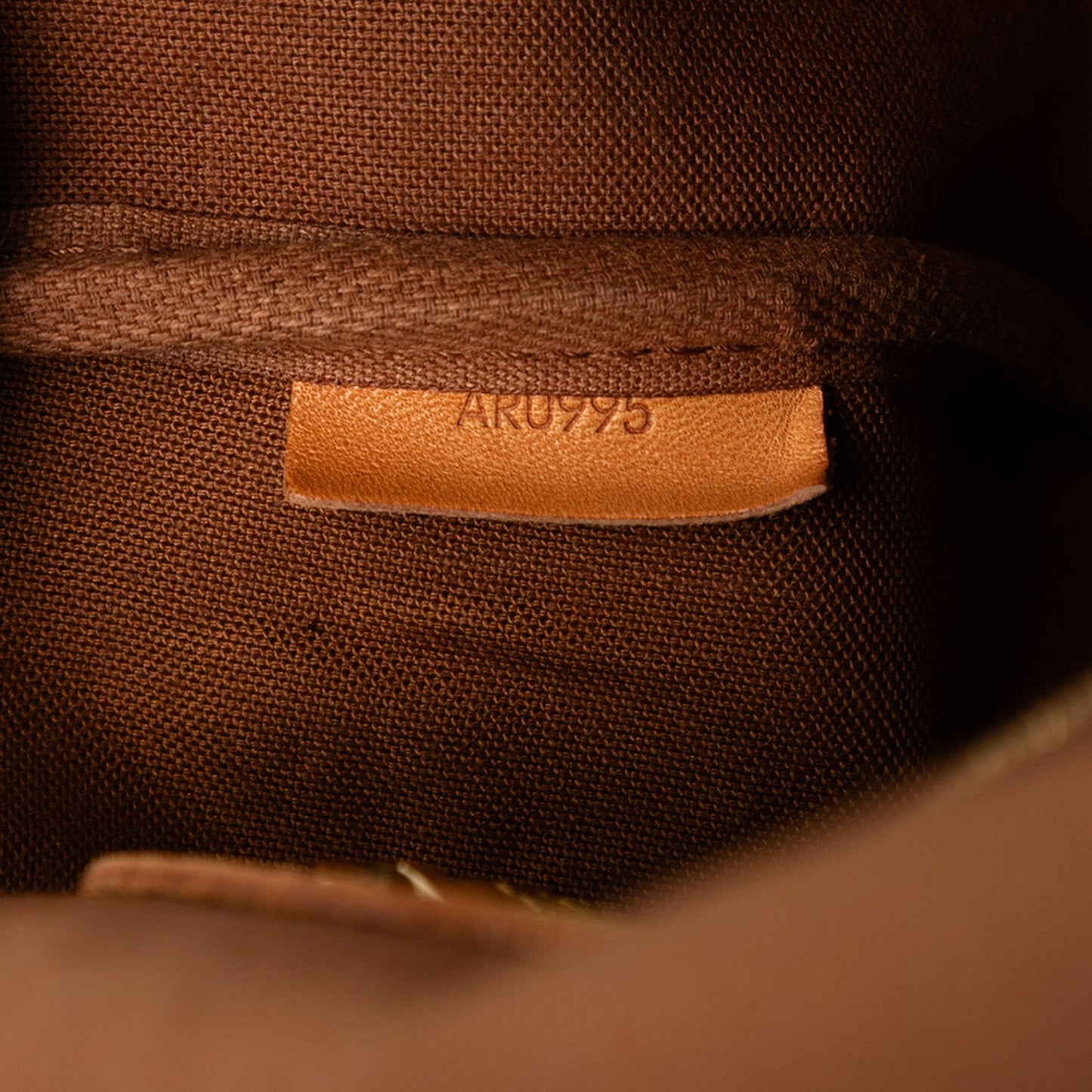 Louis Vuitton Monogram Gibeciere MM