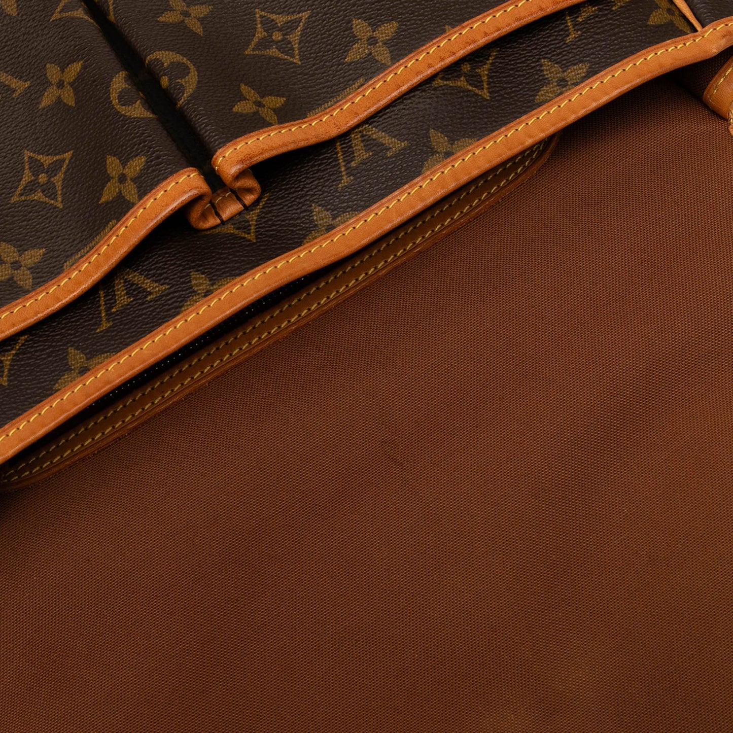 Louis Vuitton Monogram Gibeciere MM