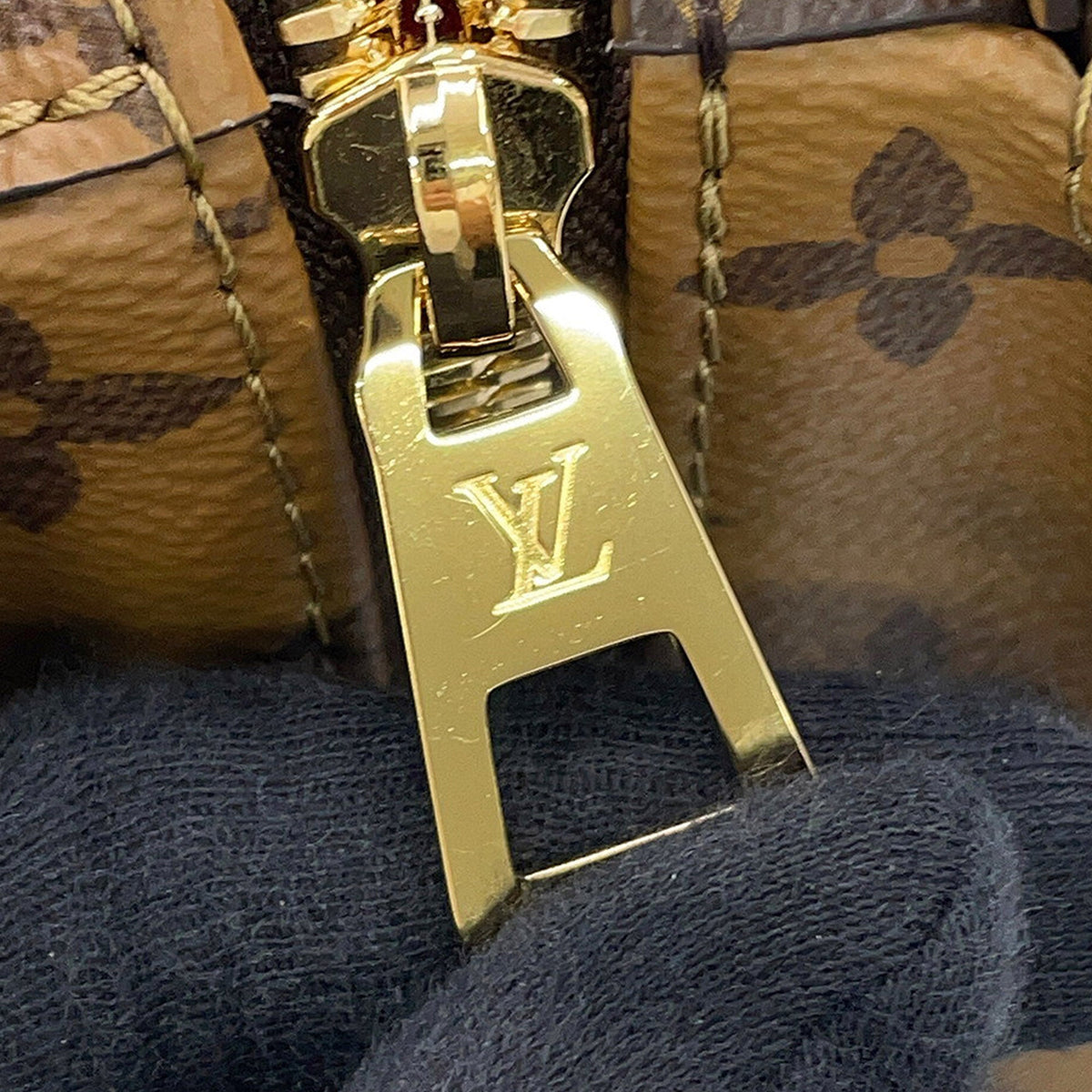 Louis Vuitton Monogram Giant OnTheGo East West