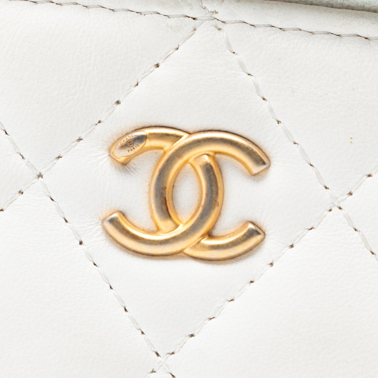 Chanel Mini Quilted Lambskin Pearl Crush Vanity Case With Chain