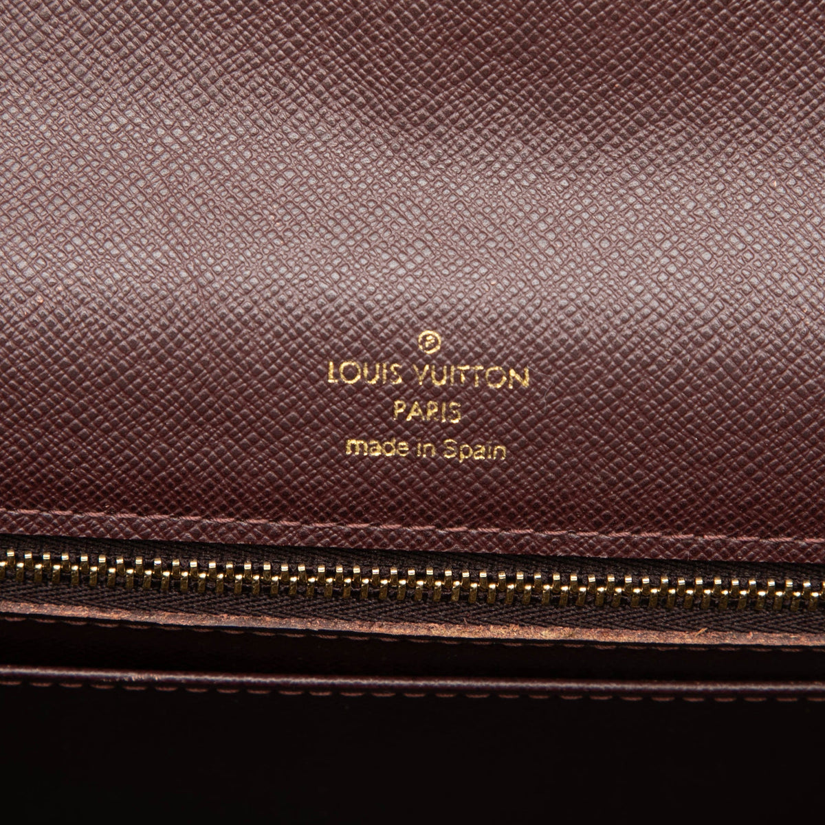 Louis Vuitton Taiga Selenga