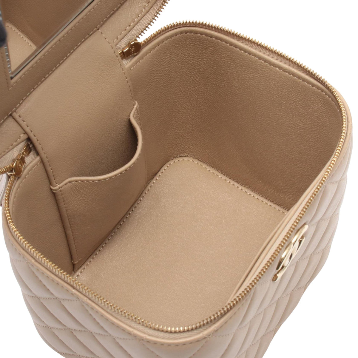 Chanel CC Quilted Lambskin Top Handle Vanity with Chain — Beige