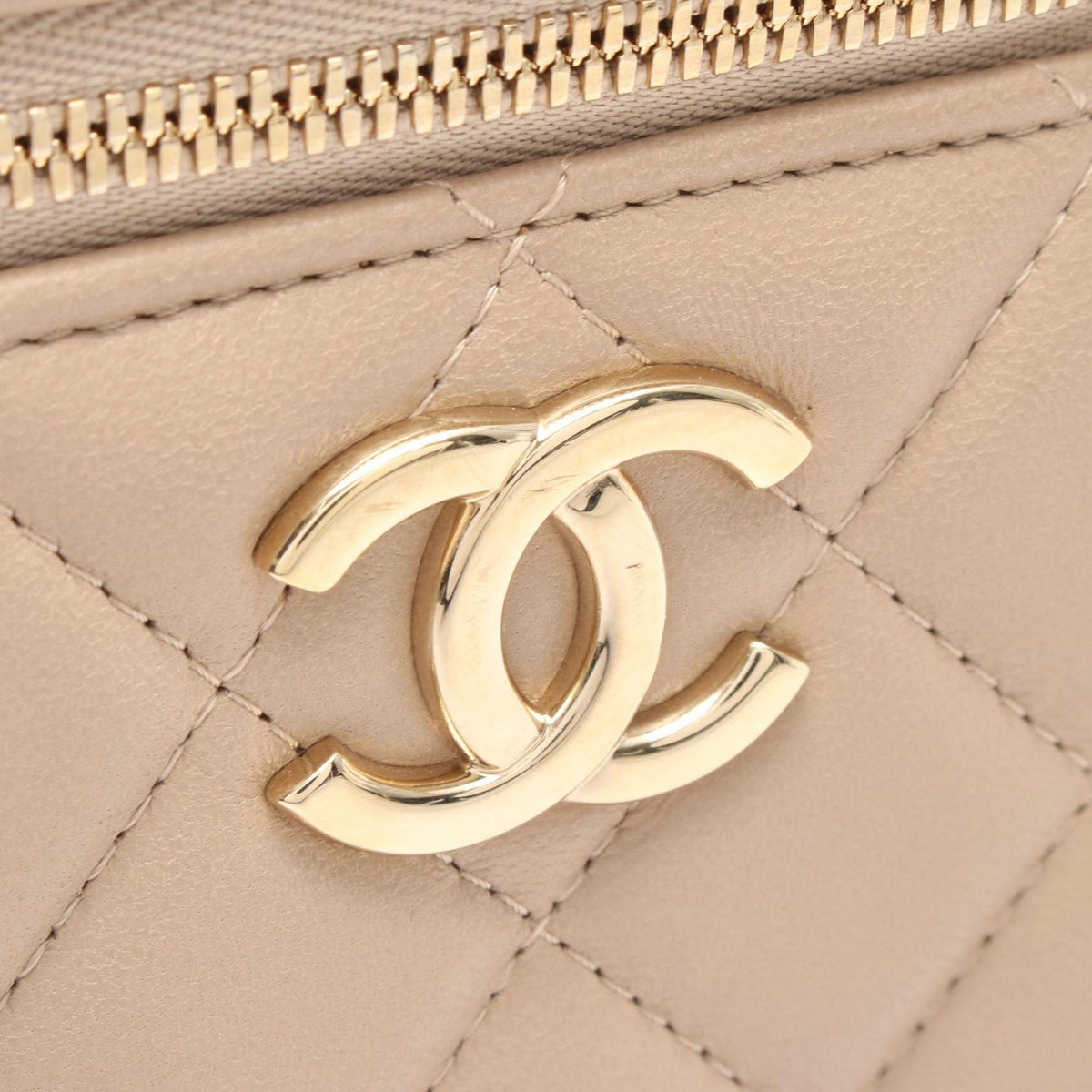 Chanel CC Quilted Lambskin Top Handle Vanity with Chain — Beige