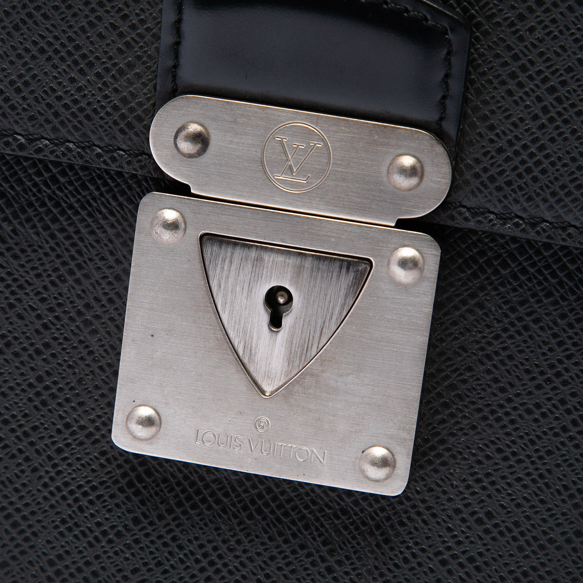 Louis Vuitton Taiga Neo Robusto 2 Briefcase — Black