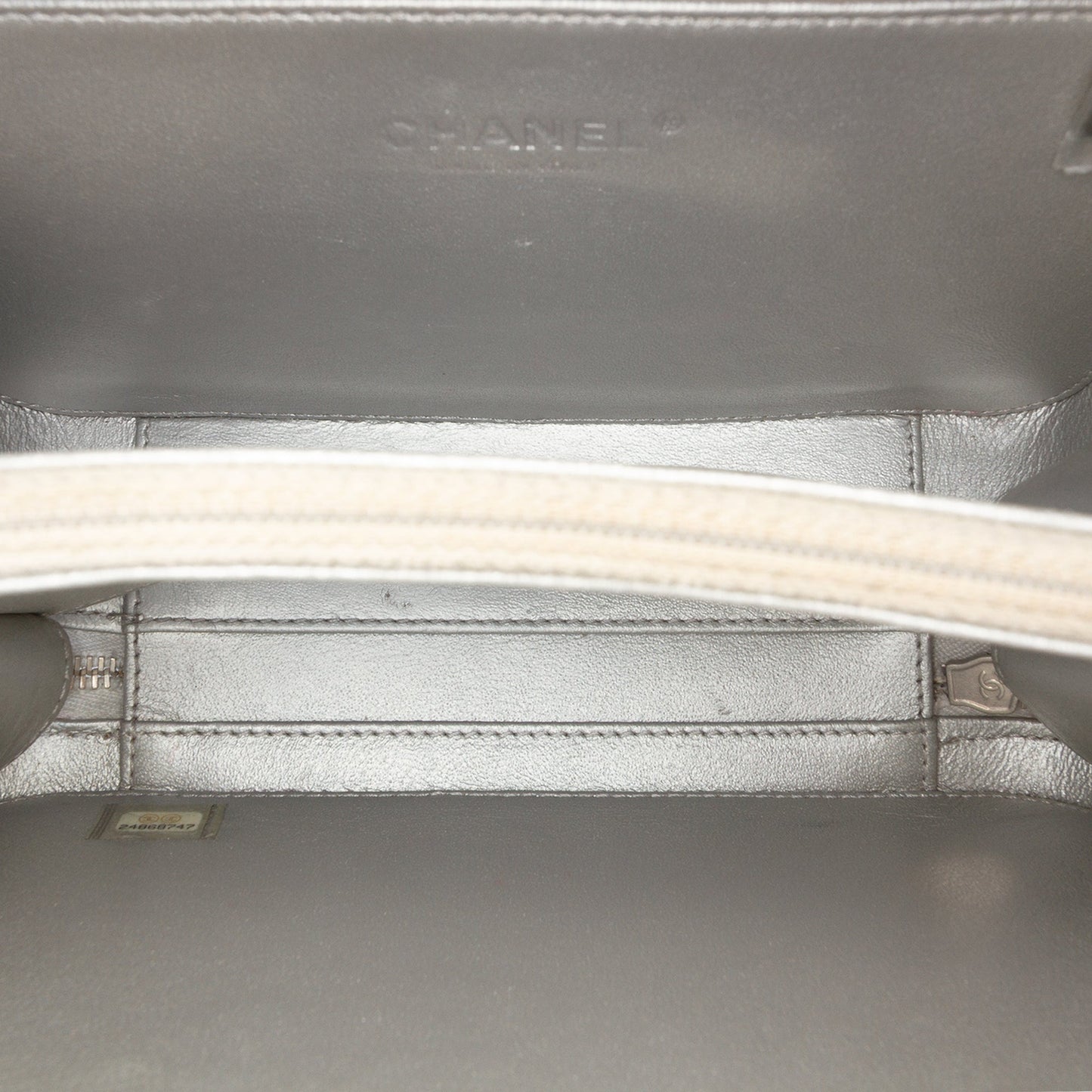 Chanel Medium Caviar CC Filigree Vanity Case