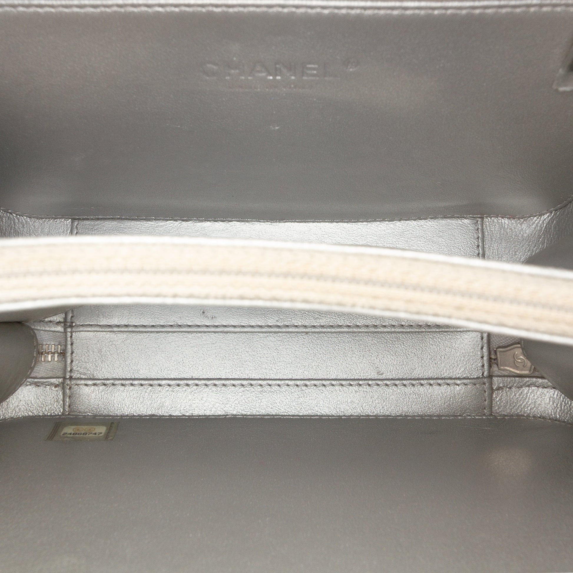 Chanel Medium Caviar CC Filigree Vanity Case