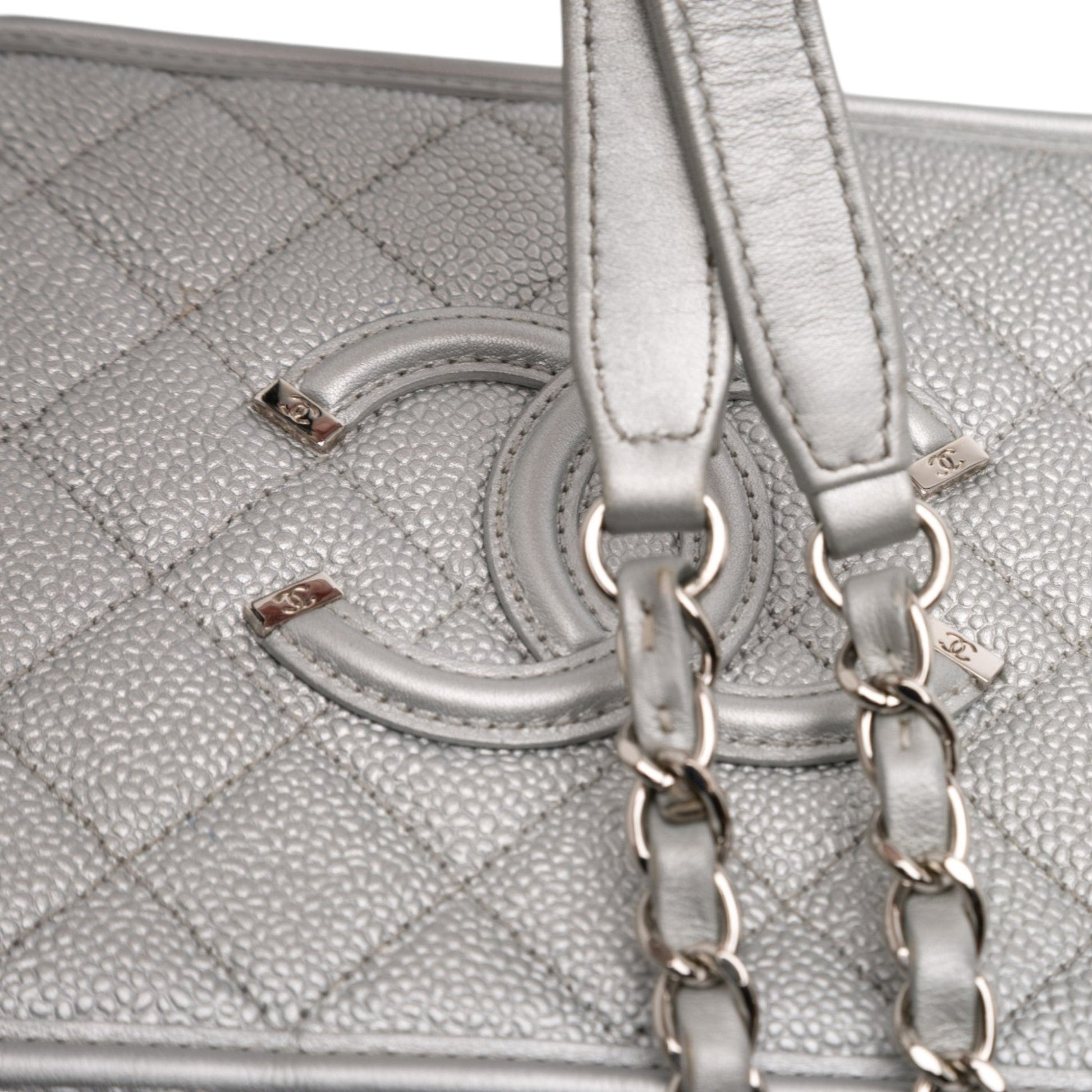 Chanel Medium Caviar CC Filigree Vanity Case