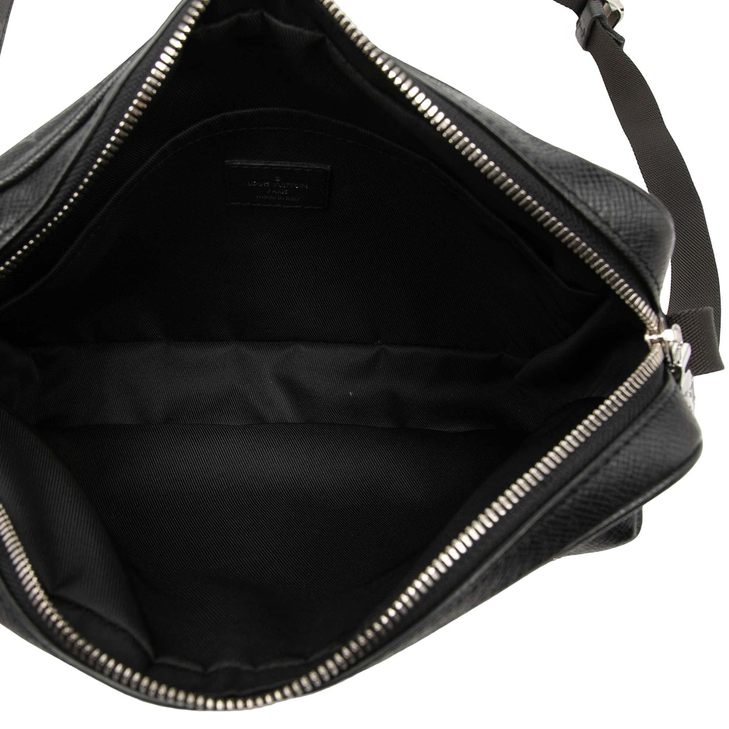 Louis Vuitton Monogram Taigarama Outdoor Messenger