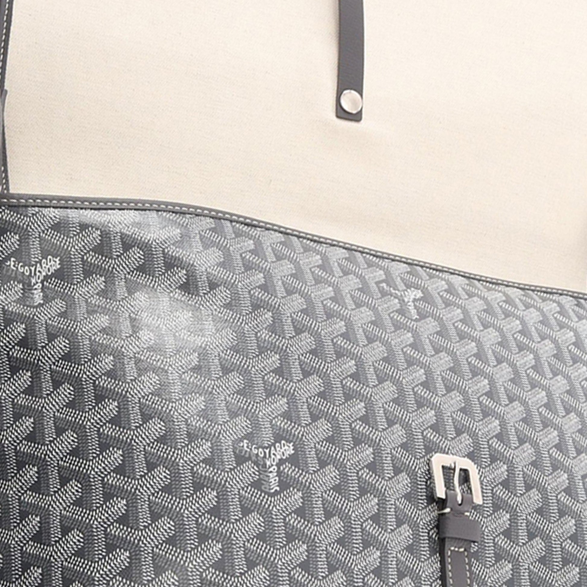 Goyard Goyardine Capetien MM Messenger Bag