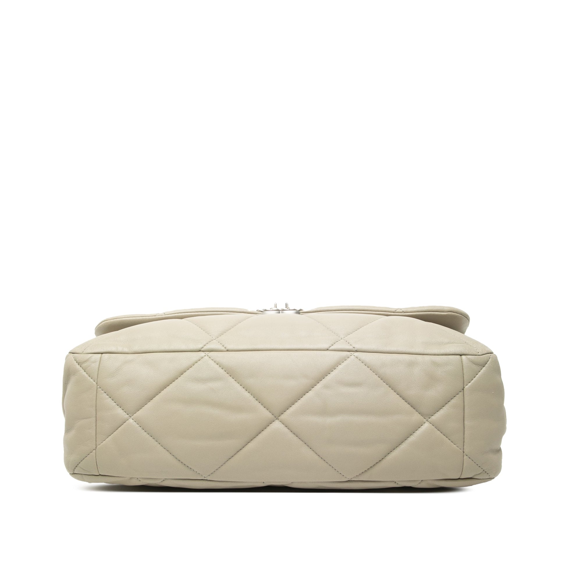 Maxi Lambskin 19 Flap