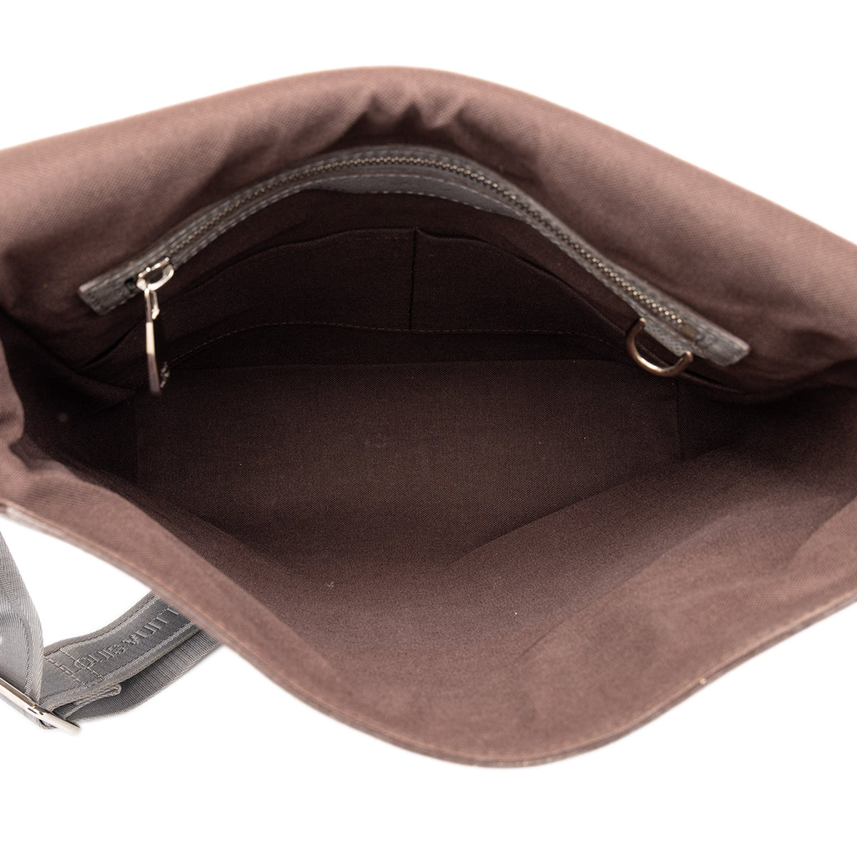 Louis Vuitton Taiga Roman MM