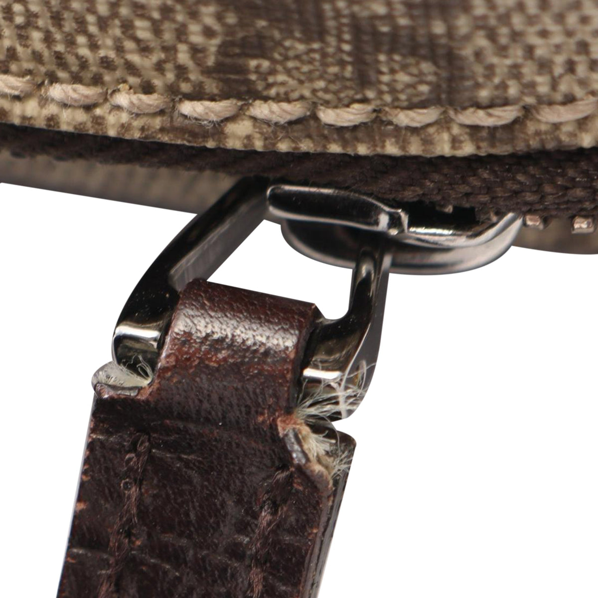 Gucci GG Supreme Crossbody — Beige
