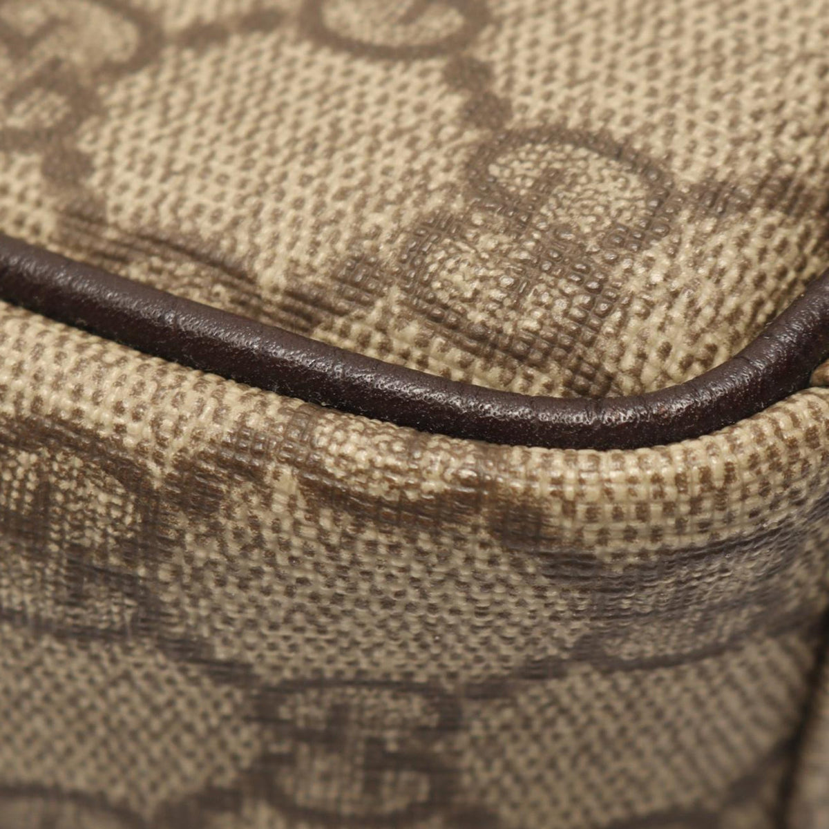 Gucci GG Supreme Crossbody — Beige