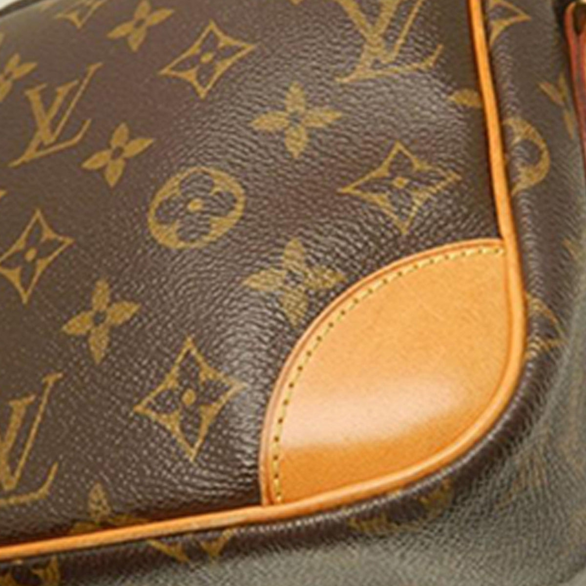 Louis Vuitton Monogram Nil Crossbody