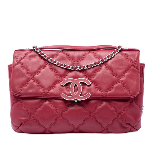 Chanel Quilted Calfskin Double Stitch Hamptons Clutch with Chain