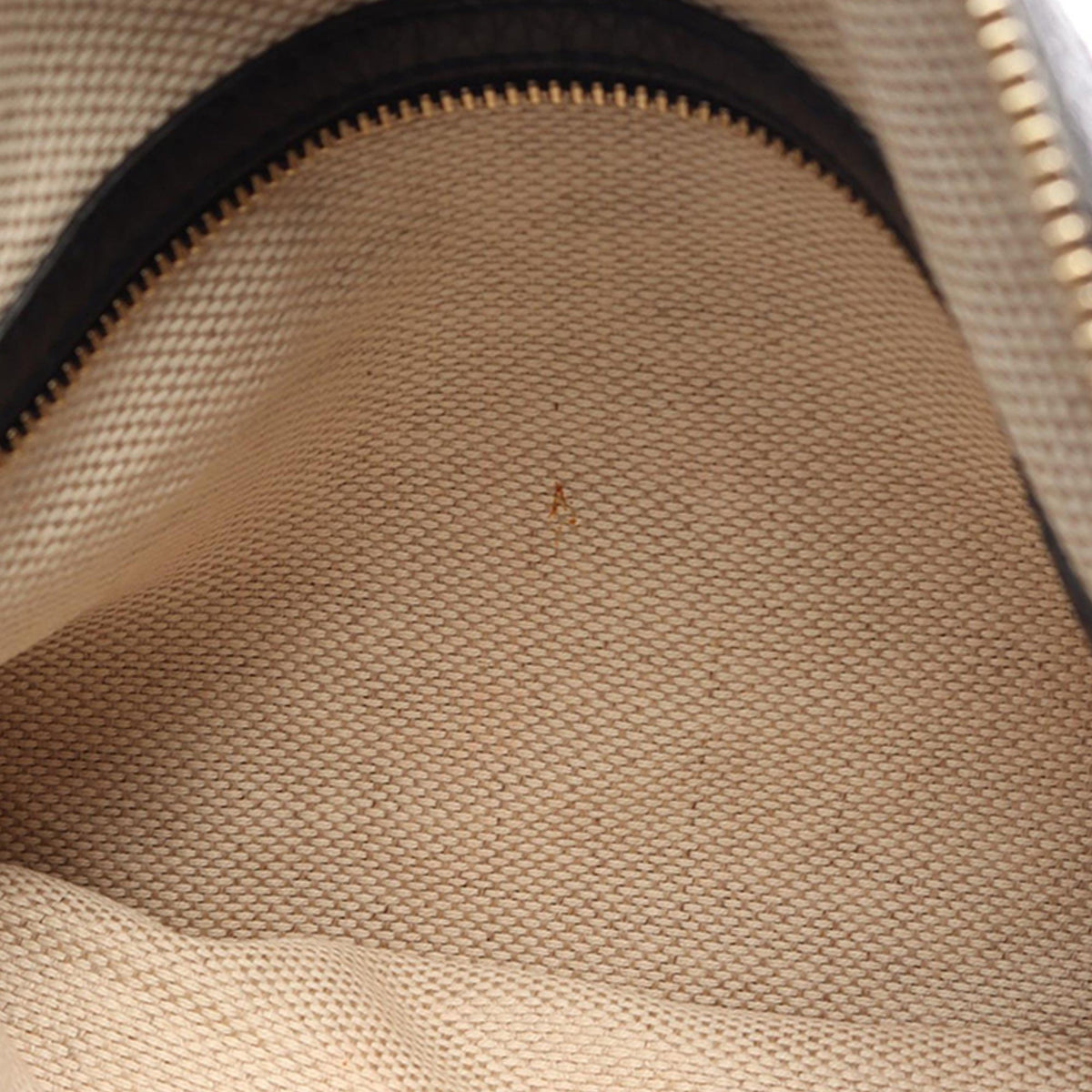 Gucci Medium Pebbled Calfskin Soho Boston Bag