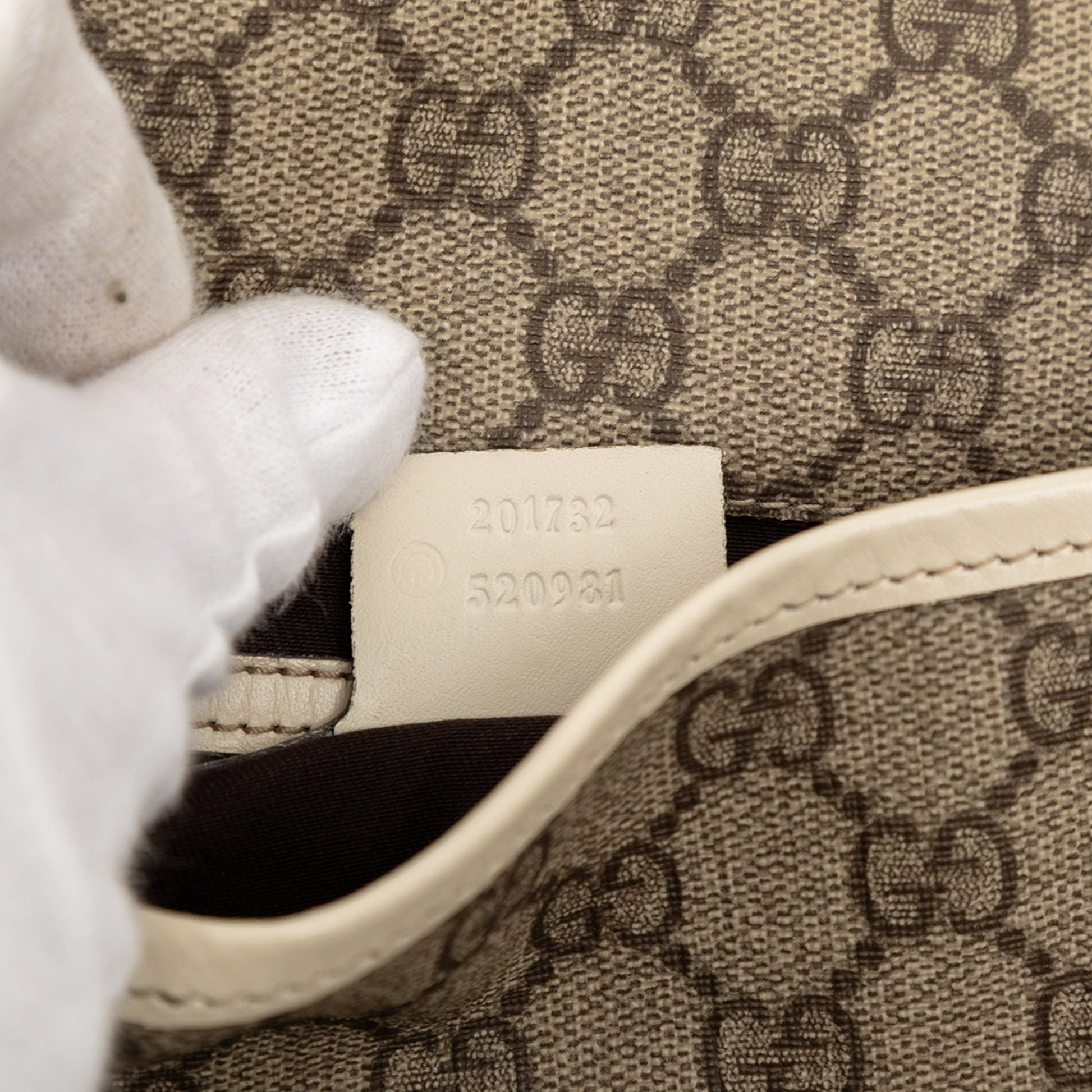 Gucci GG Supreme Crossbody