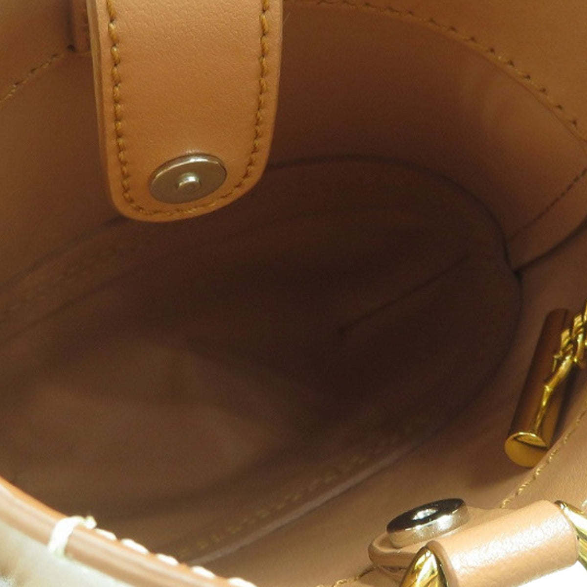Chloé Leather Walden Phone Pouch