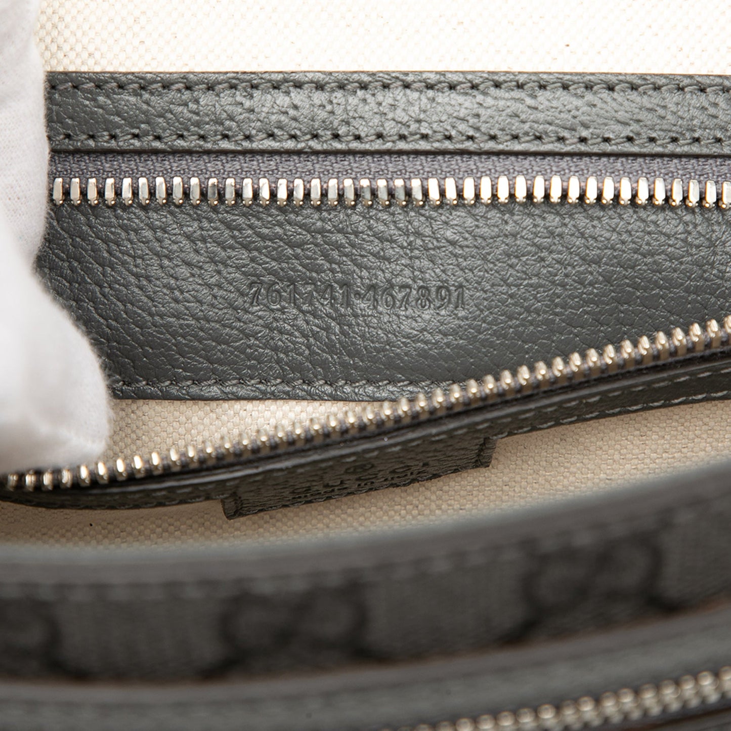 Gucci Medium GG Supreme Ophidia Messenger Bag