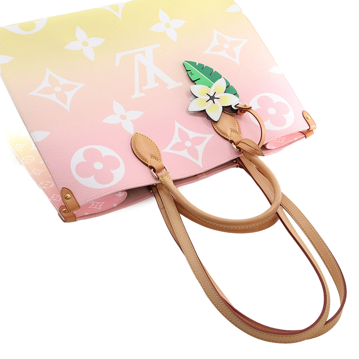 Louis Vuitton Monogram Giant By The Pool Onthego GM