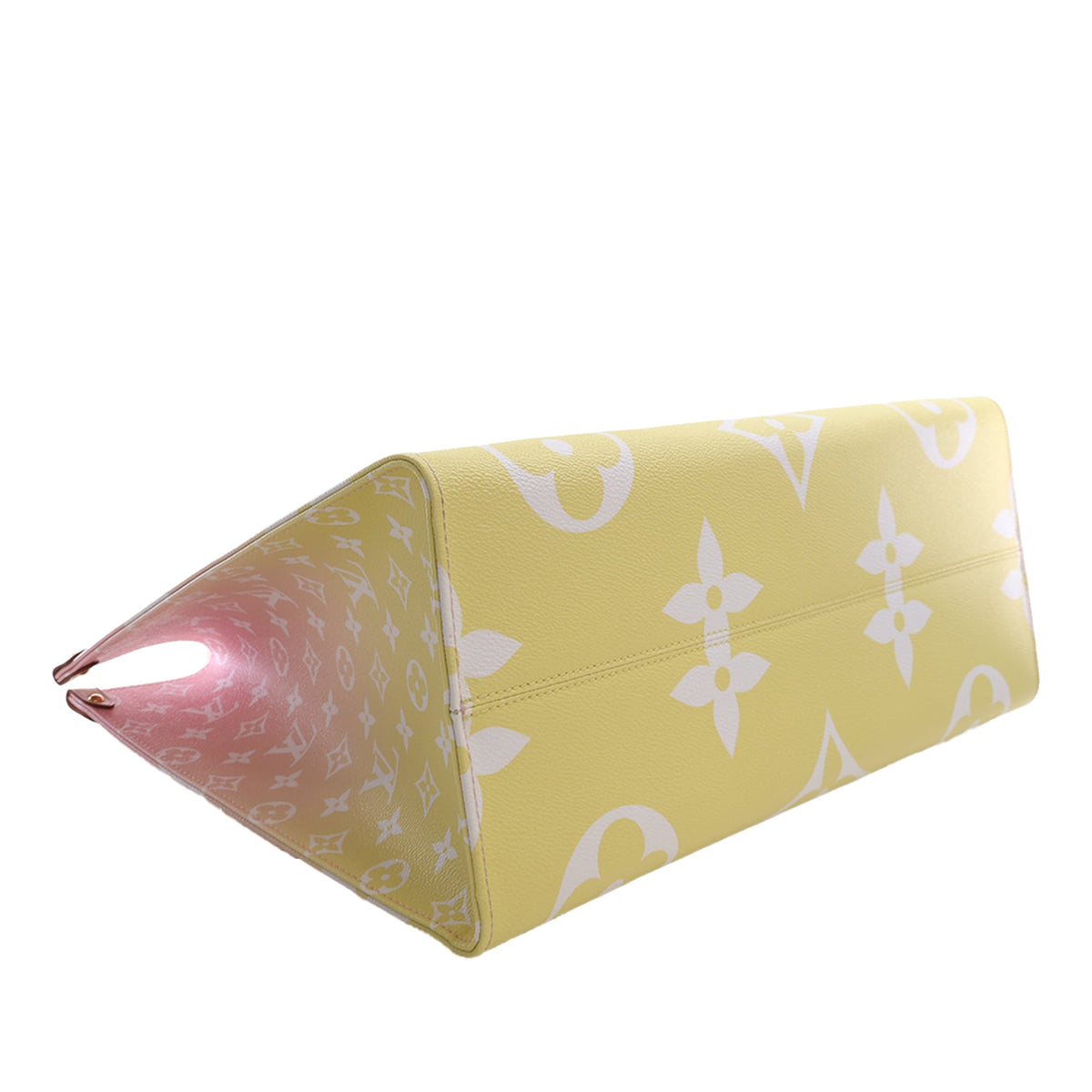 Louis Vuitton Monogram Giant By The Pool Onthego GM