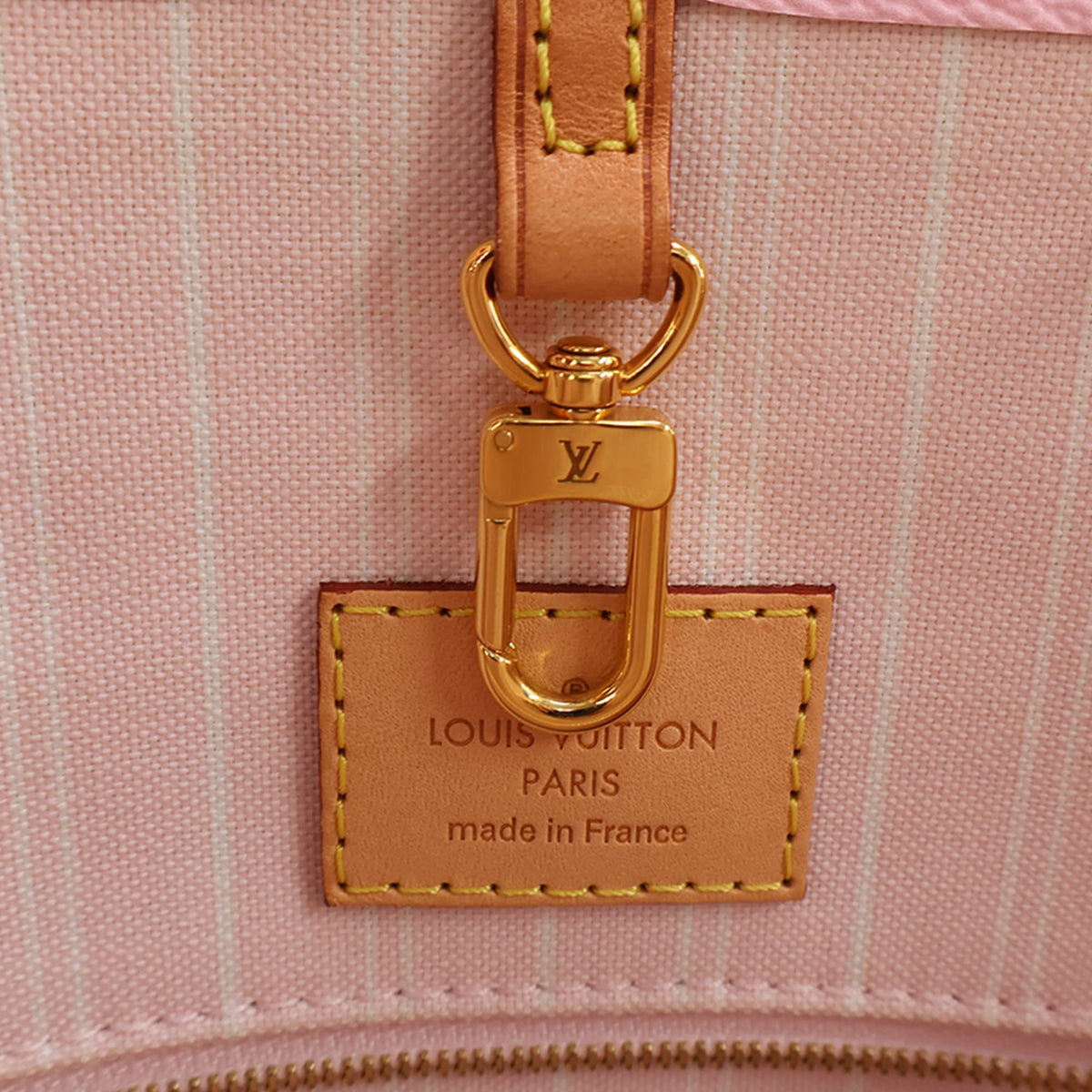 Louis Vuitton Monogram Giant By The Pool Onthego GM
