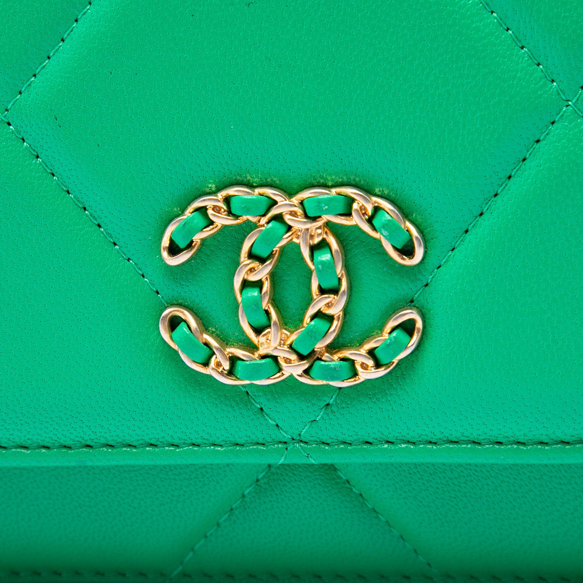 Chanel Quilted Lambskin 19 Wallet on Chain