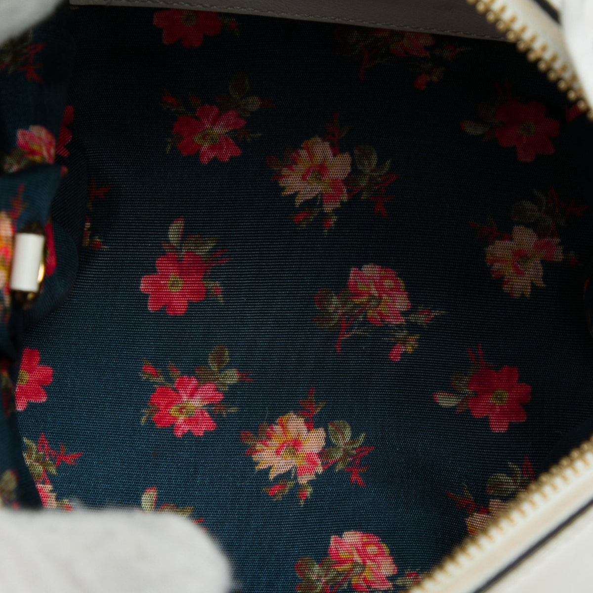Gucci Mini Micro GG Supreme Candy Crossbody — White