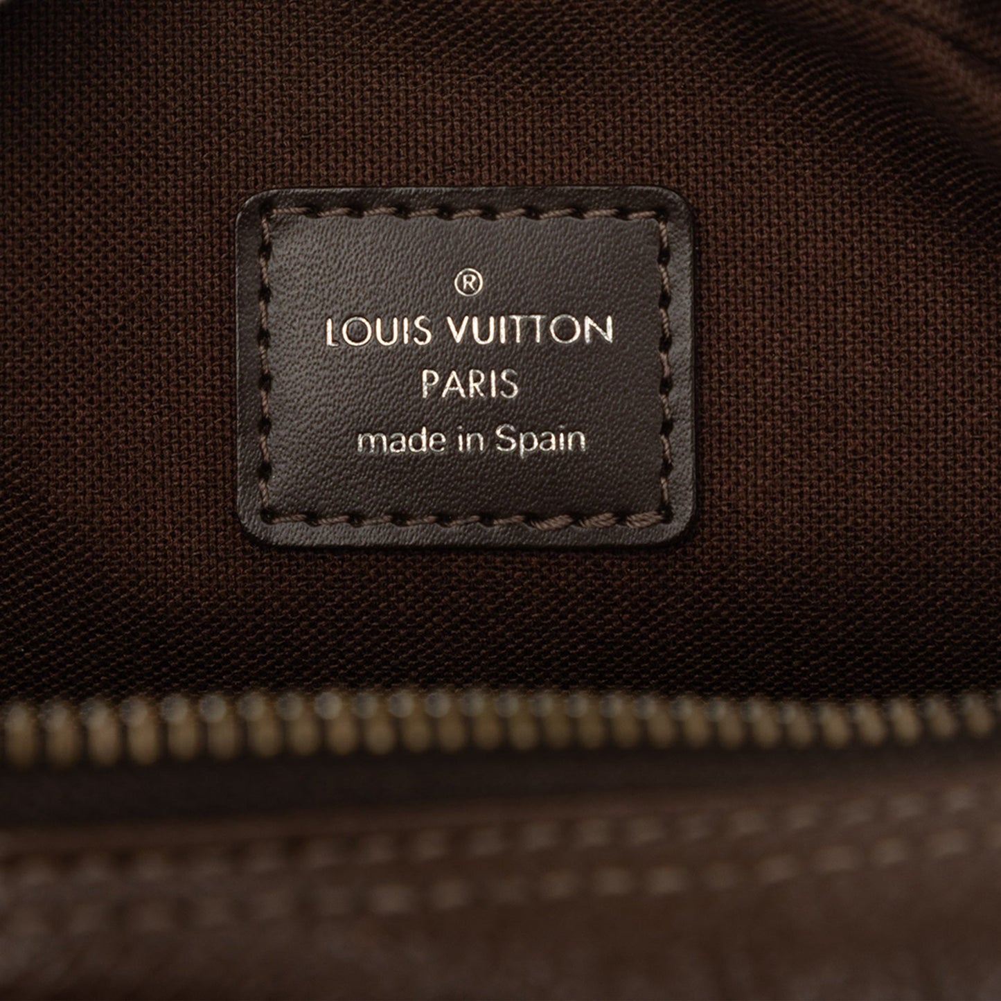 Louis Vuitton Taiga Pochette Kaluga