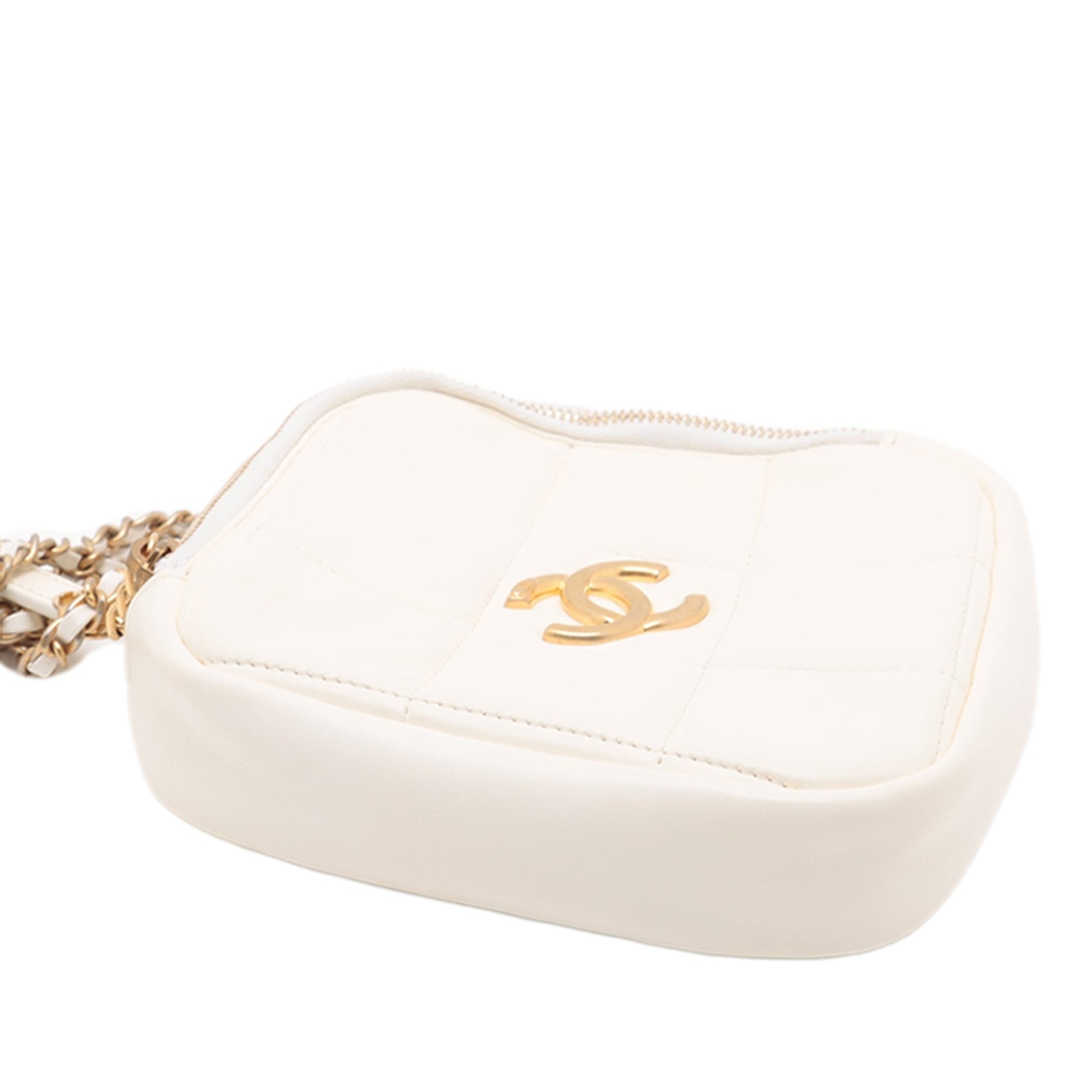 Chanel CC Quilted Lambskin Diamond Clutch with Chain
