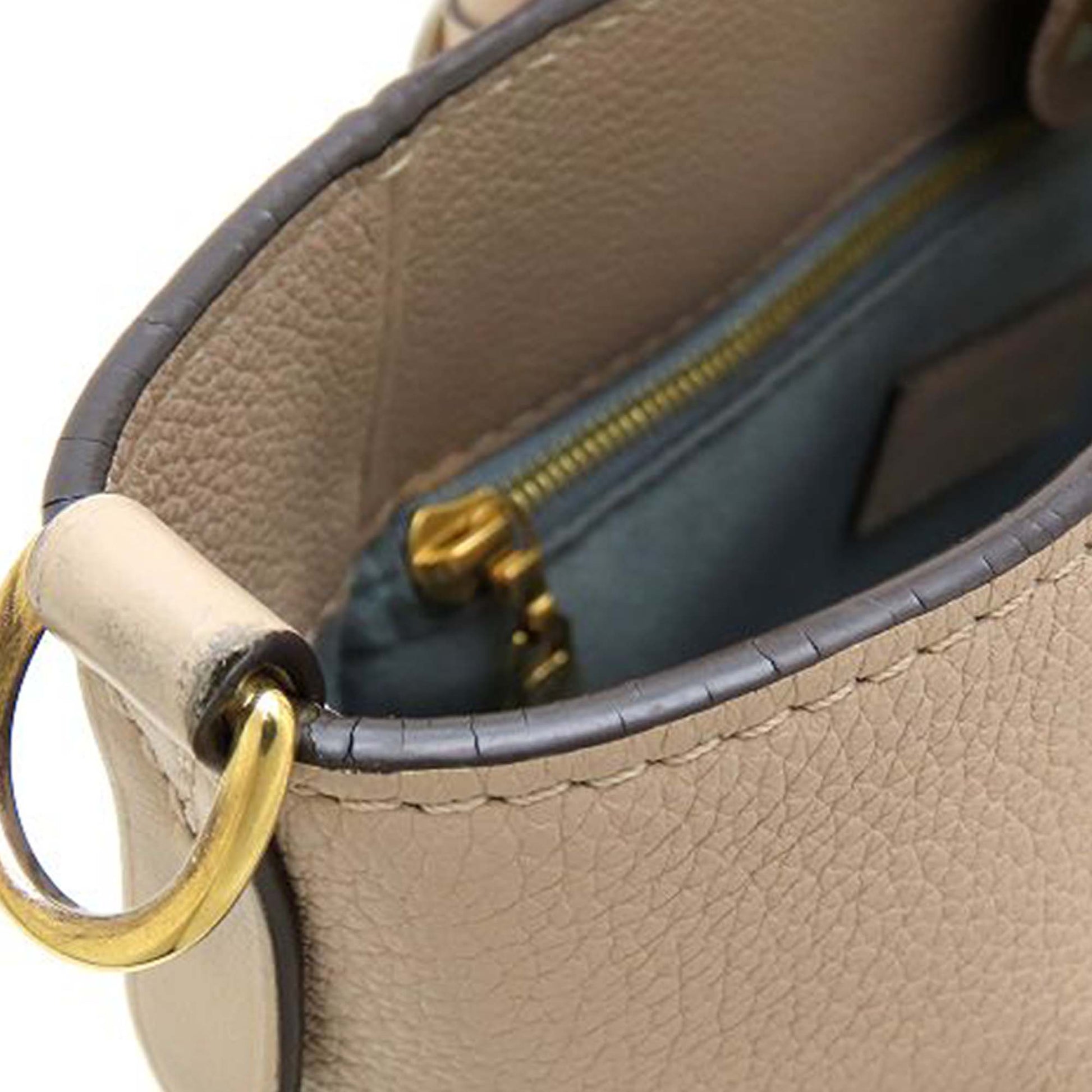Louis Vuitton Monogram On My Side PM