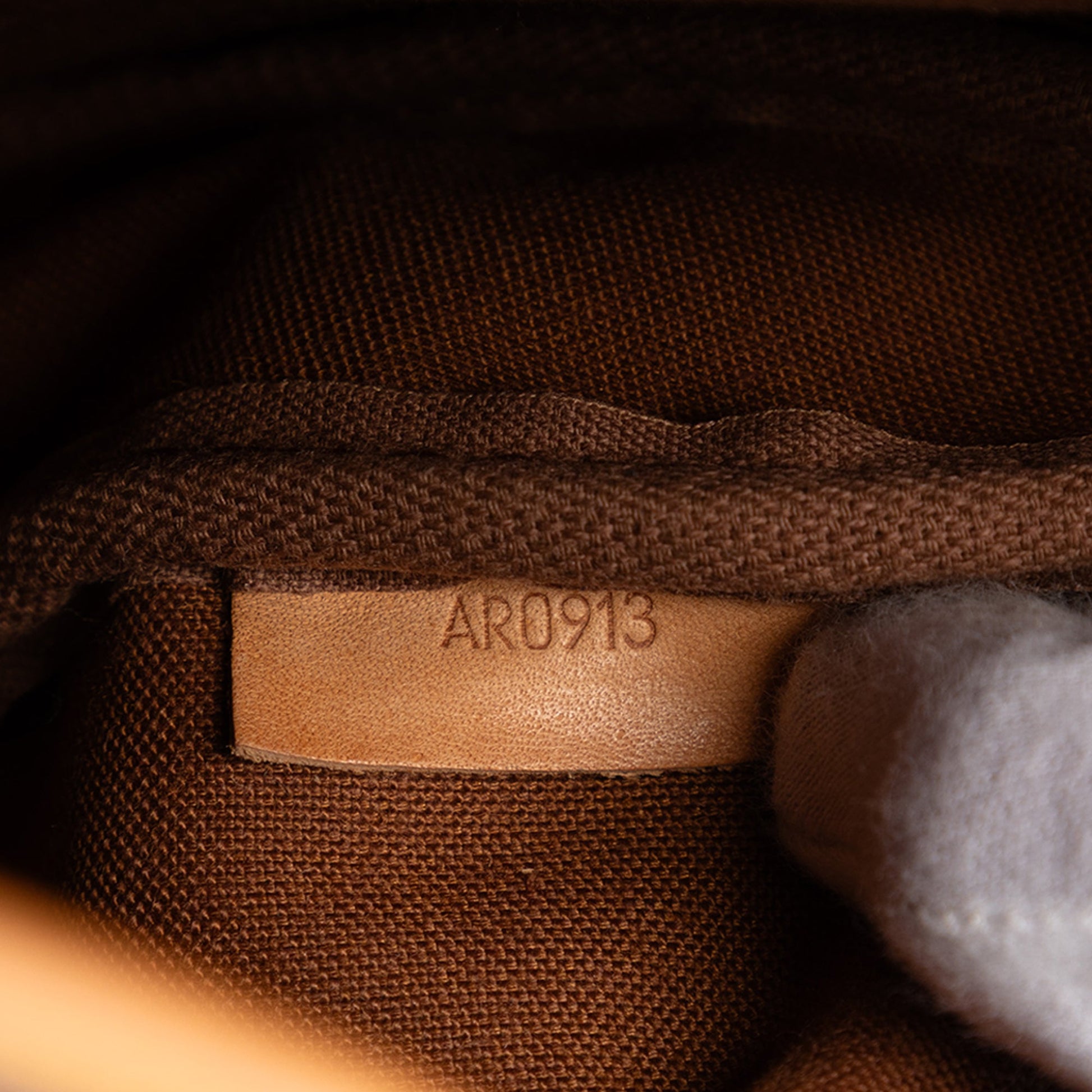 Louis Vuitton Monogram Saumur 25