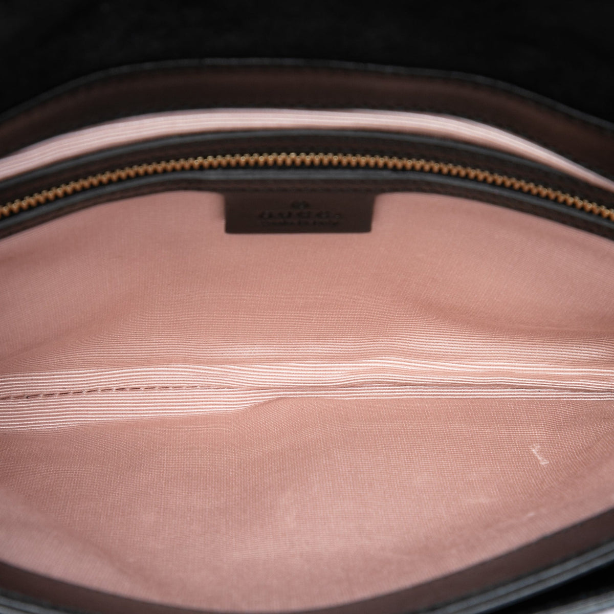 Gucci Medium Suede Arli Crossbody — Black