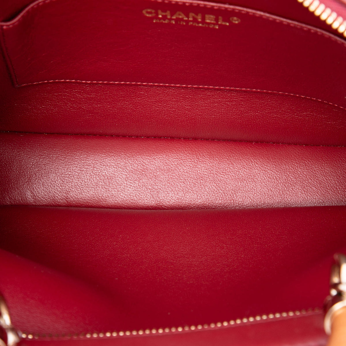 Chanel Quilted Lambskin Knock On Wood Top Handle Bag — Red