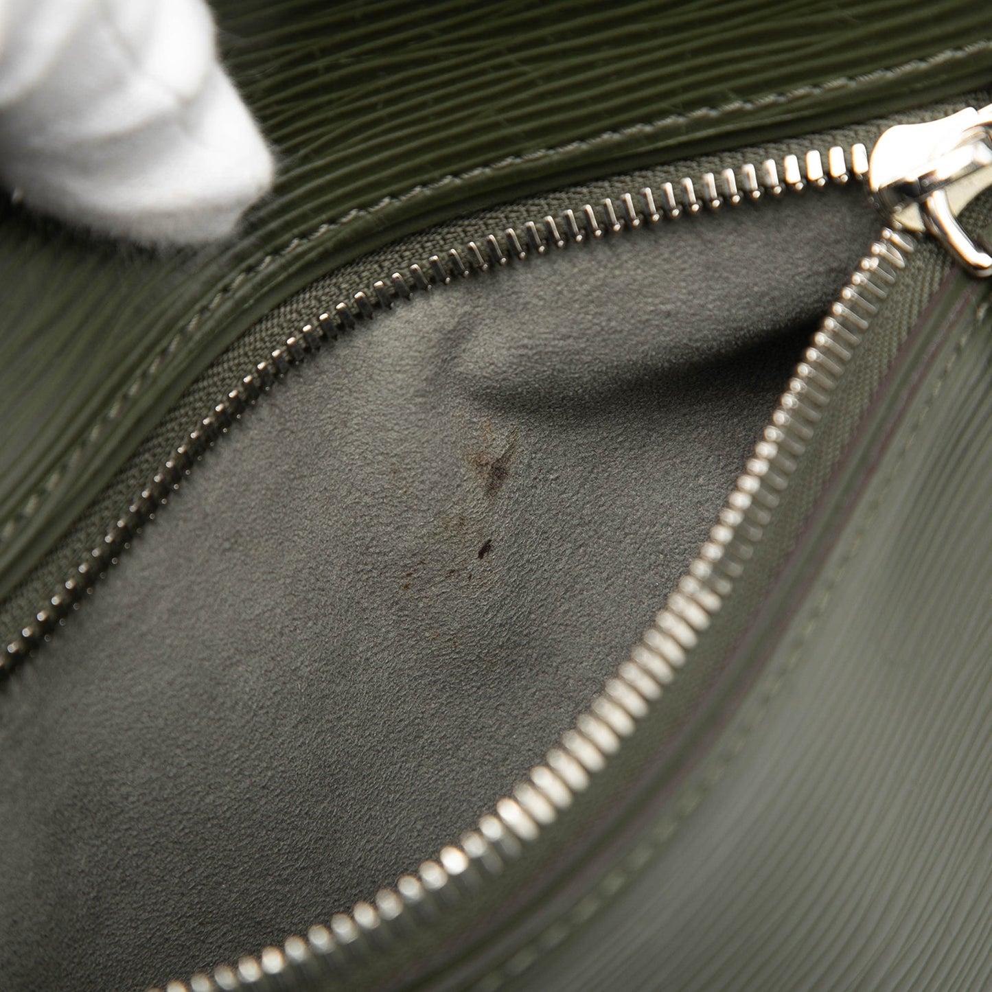 Louis Vuitton Epi Neo Hoche Clutch