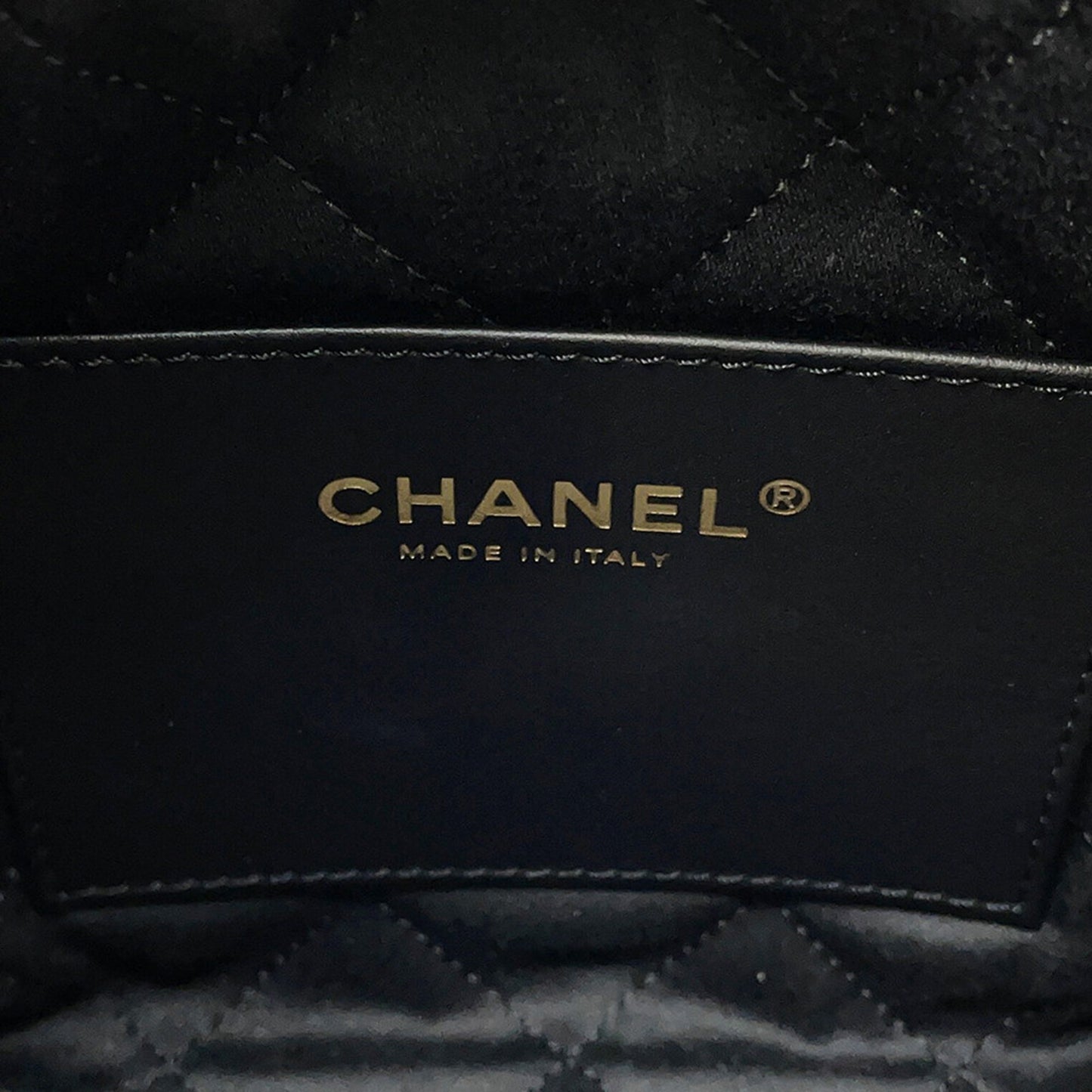 Chanel Mini Shiny Caviar 22 Handbag