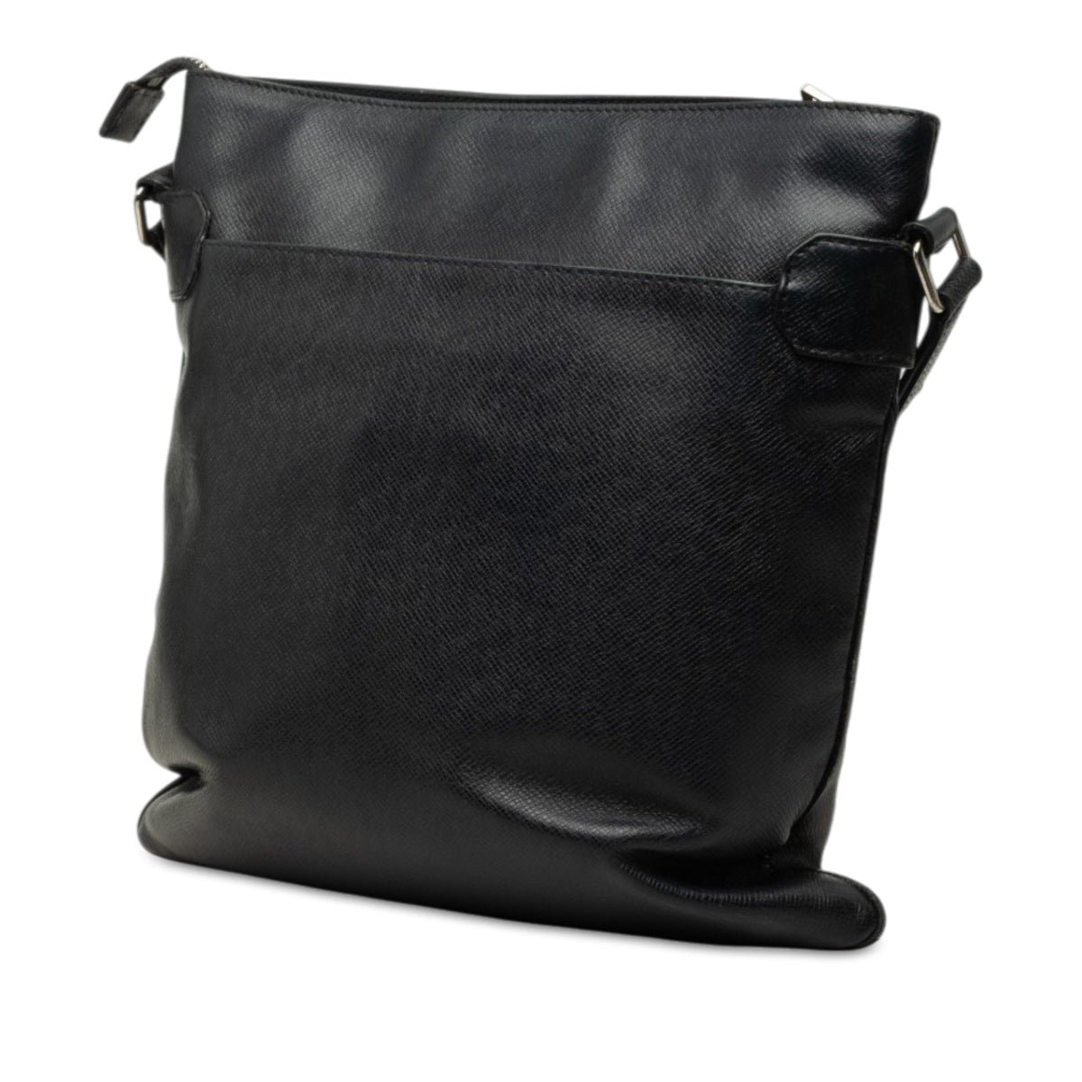 Louis Vuitton Taiga Sasha