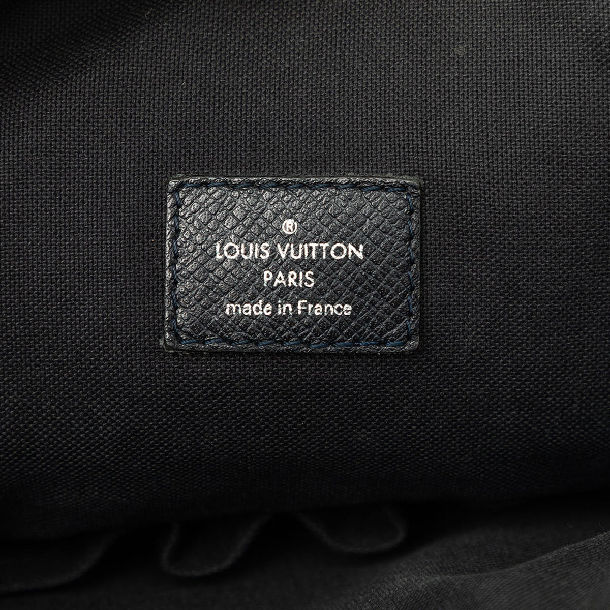 Louis Vuitton Taiga Sasha