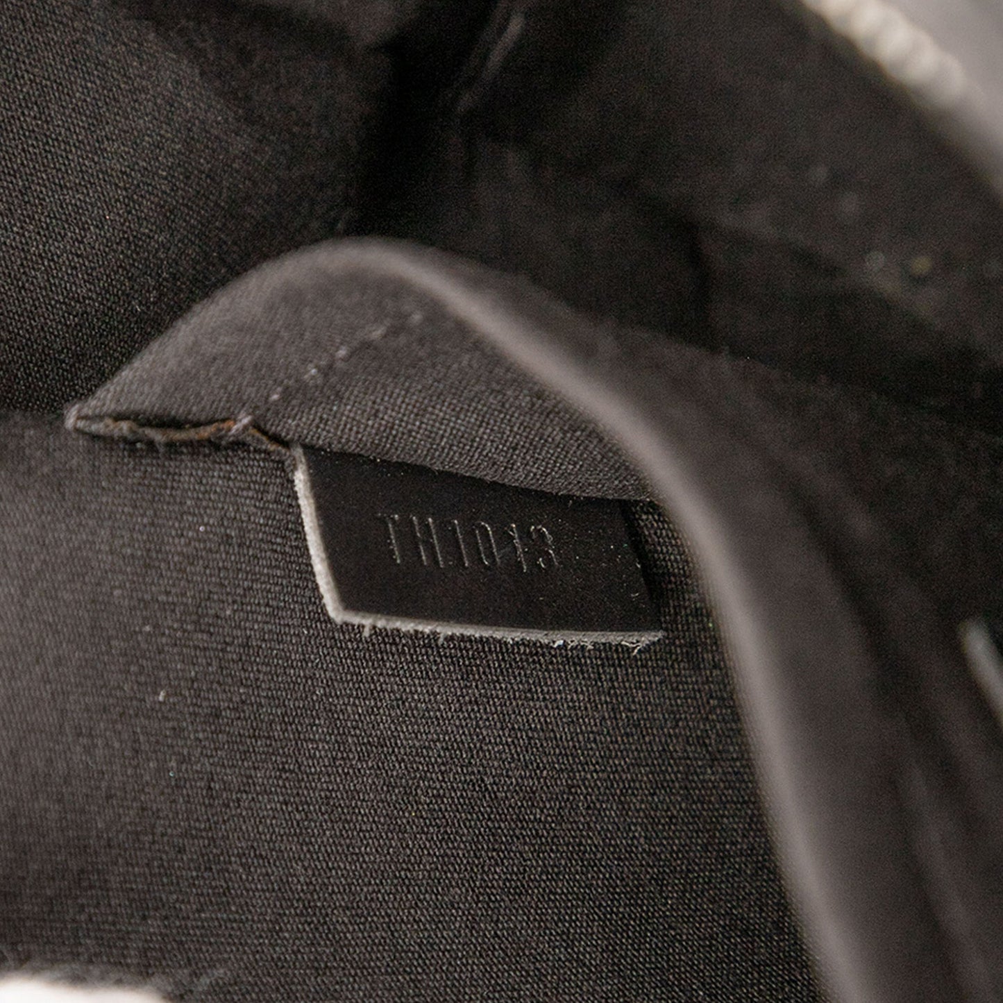Louis Vuitton Monogram Mat Shelton