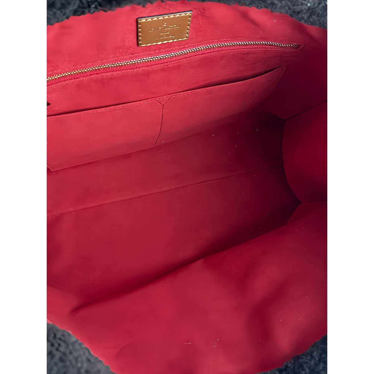 Louis Vuitton Monogram Giant Shearling Teddy Onthego GM — Black