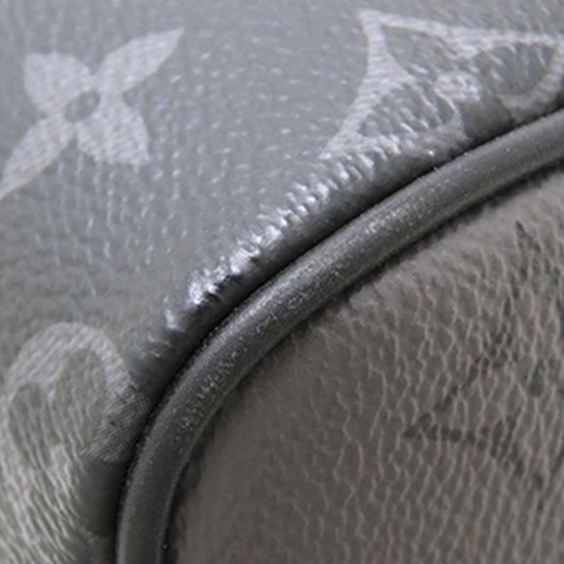 Louis Vuitton Monogram Eclipse Reverse Keepall Bandouliere 25